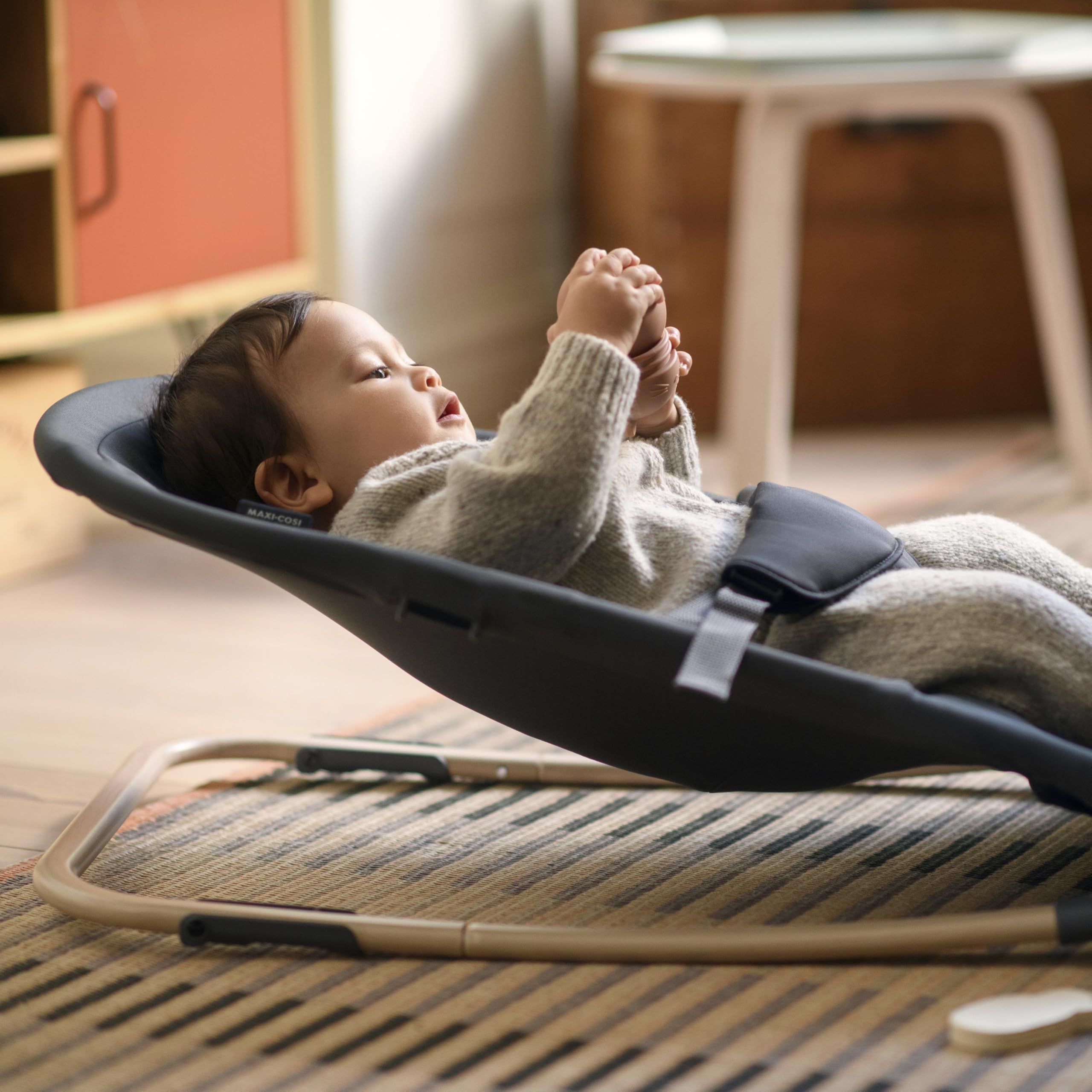 Maxi-Cosi Loa, Transat bébé, pliage ultra compact, 2 positions d'inclinaison, Transat bébé léger, tissus 100% recyclés, Naissance à environ 2 ans, 0 à 12 kg, Beyond Graphite