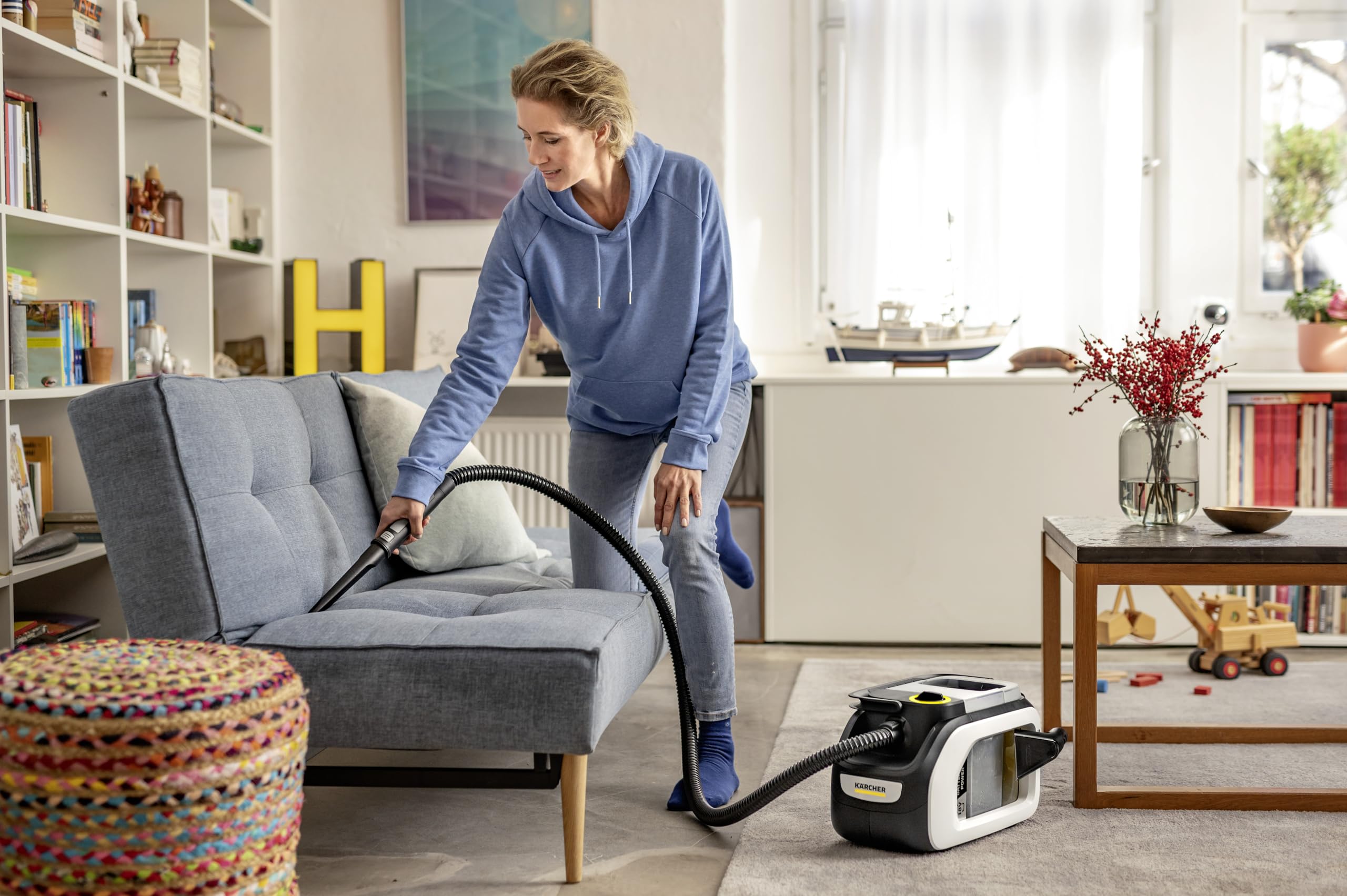 KÄRCHER SE 3-18 Compact Blanc Shampouineuse Aspirateur Canapé Moquette sans Fil, Puissance: 200W, Surface: 6,5m², Autonomie Batterie: 12-24 Min, Réservoir d'eau: 1,6 l, Batterie 18V Non Incluse