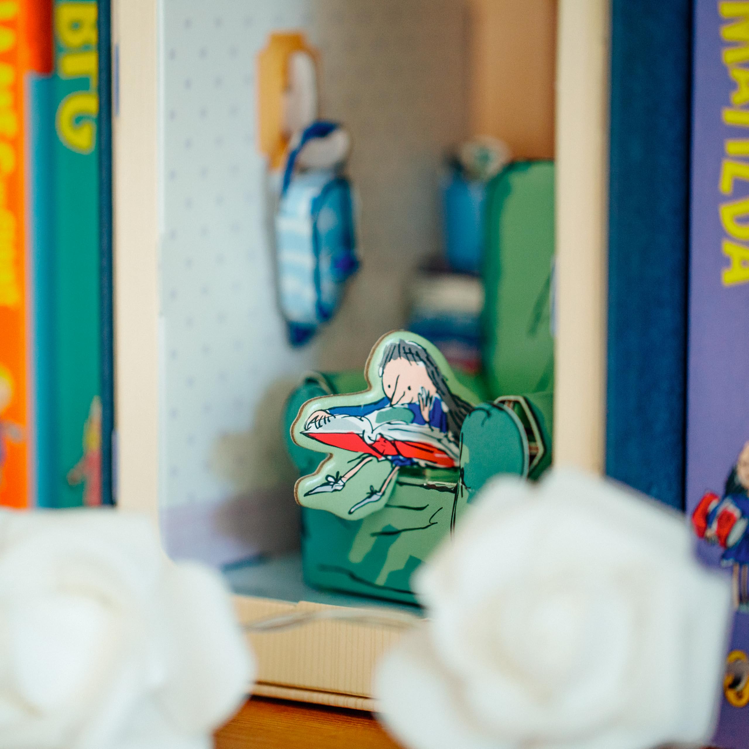 Build Your Own Roald Dahl Matilda Book Nook – Jouet créatif – À partir de 8 ans