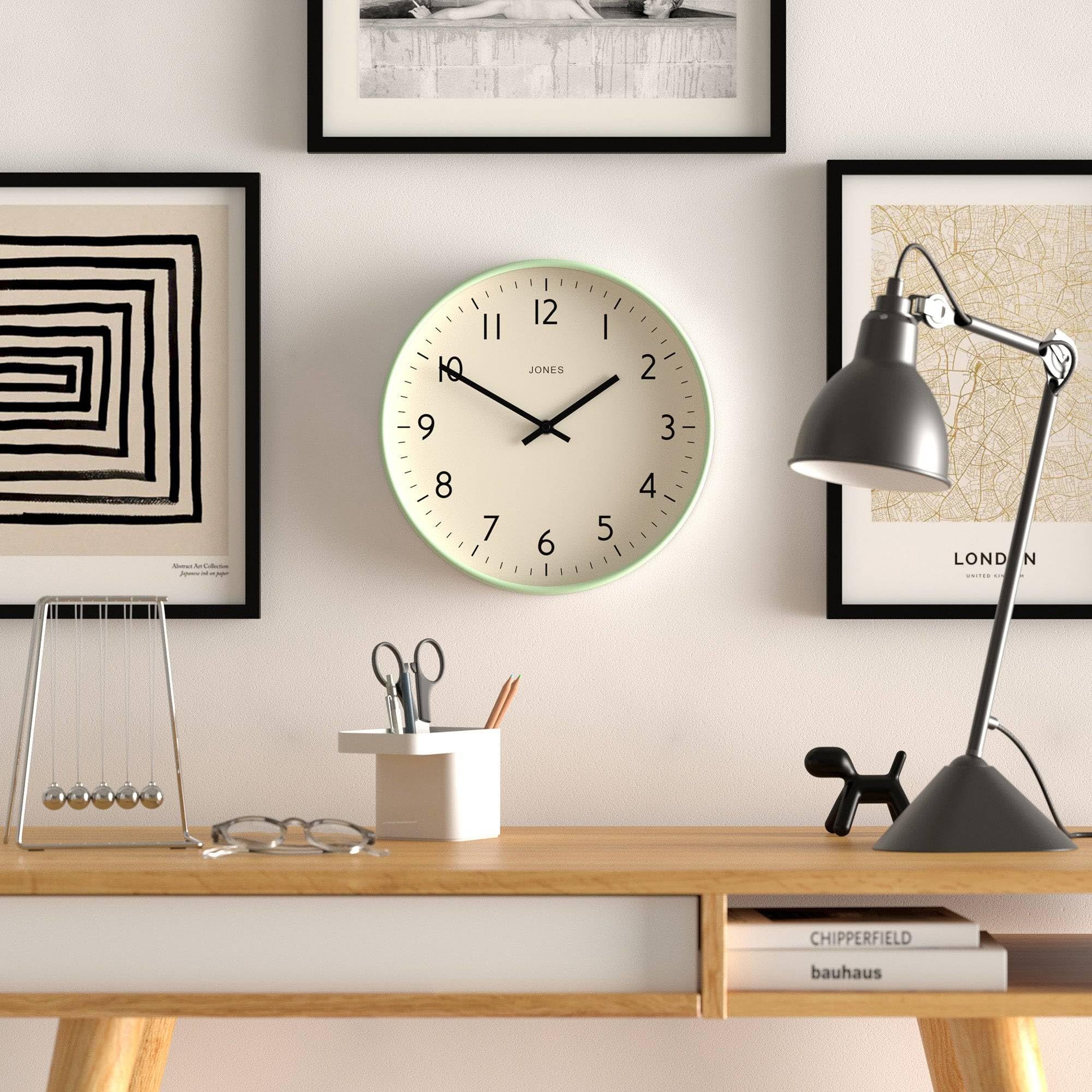 JONES CLOCKS® Studio Reloj | Reloj de Pared Redondo Moderno | 30cm | Neo Mint Verde | Números fáciles de Leer | Diseño versátil para Cocina, salón u Oficina