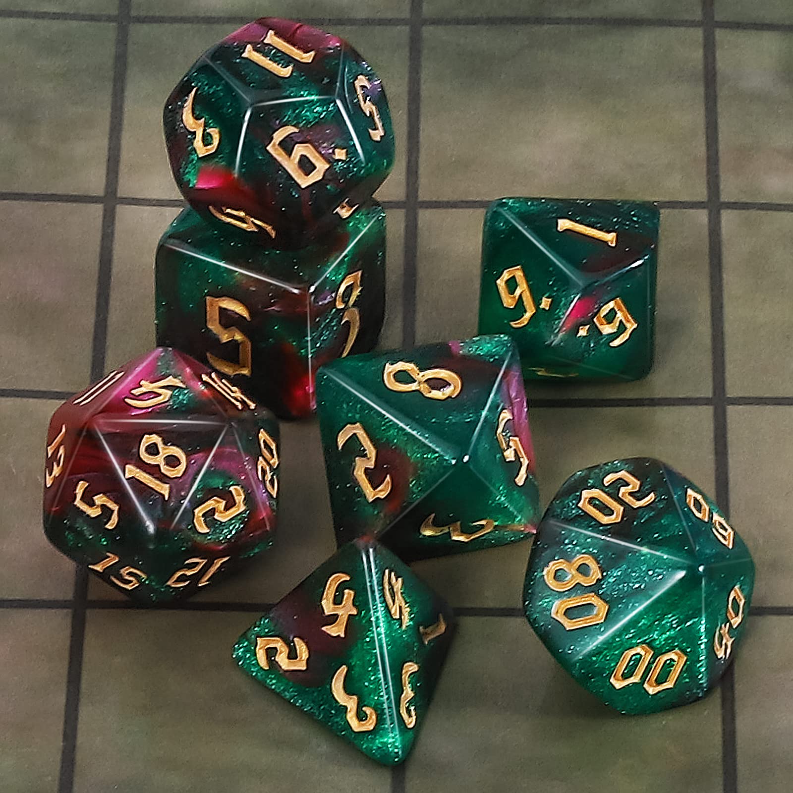 QMAY DND Dice Polyhedral Dice Set – 7 pezzi per Dungeon and Dragons MTG RPG D&D D20, D12, D10, D%, D8, D6, D4 (verde e rosso + glitter)