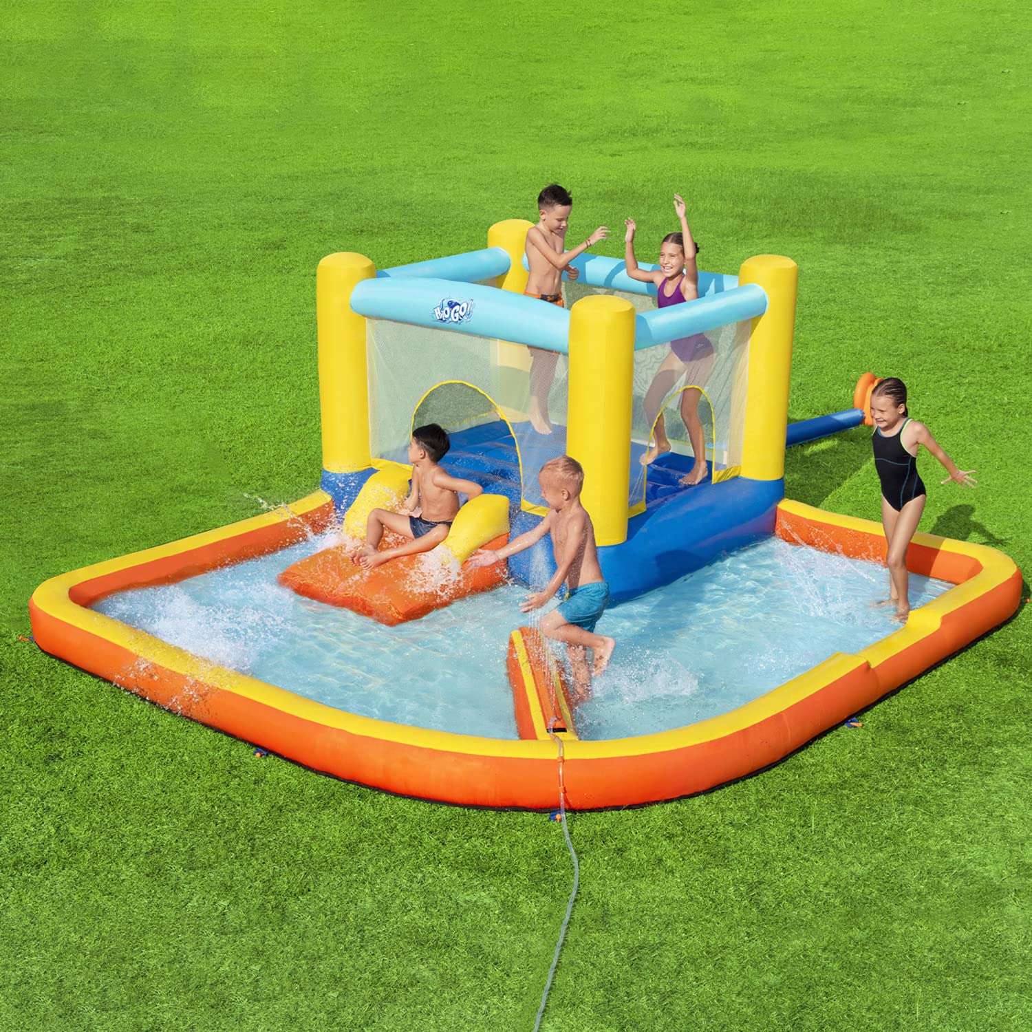 H2OGO!® 11'11" x 11'2" x5'/3.65m x 3.40m x 1.52m Beach Bounce Water Park