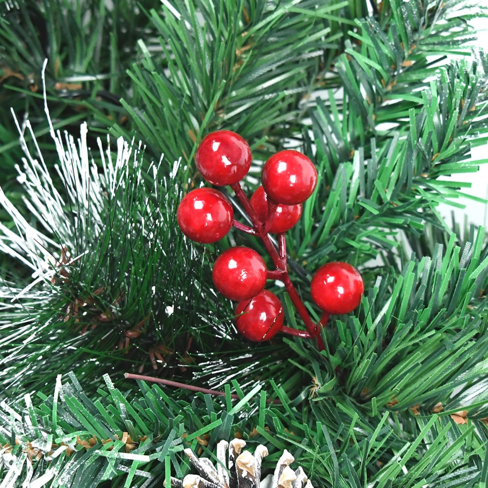 LZQ Tannengirlande 8m, Girlande Weihnachten, Weihnachtsgirlande mit Lichterkette, Weihnachtsdeko Girlanden mit Roten Beeren und Tannenzapfen, für Innen und Außendekoration von Türen, Wänden,Treppen