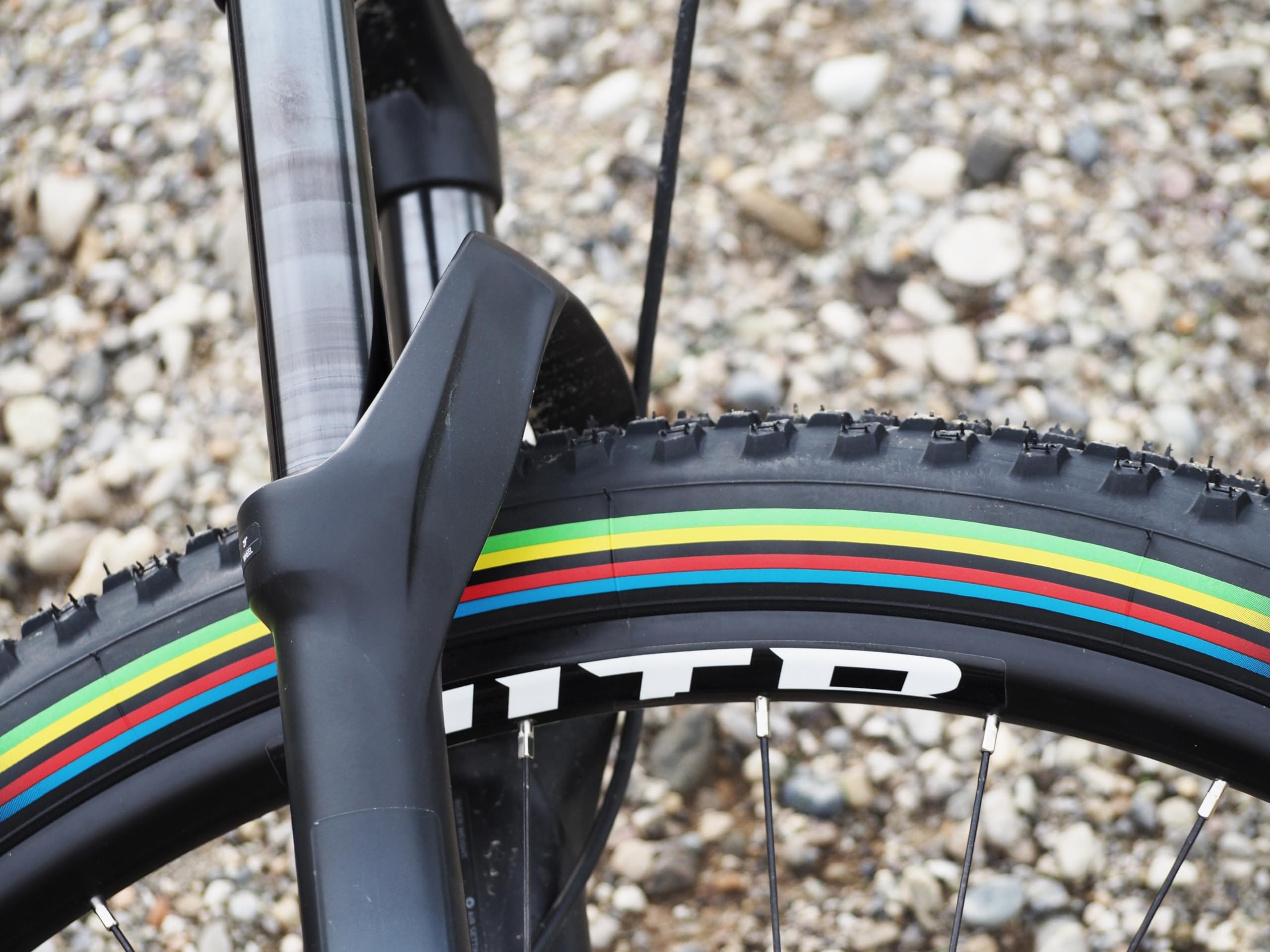 Amazon | ビットリア(Vittoria) Mezcal G2.0 TLR UCI チューブレス