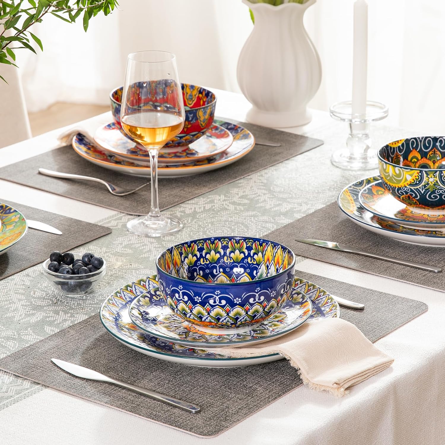 Sweejar Ceramic Dinnerware Sets for 6,18 Pieces Boho Plates and Bowls for Kitchen,Housewaring Gift,Bohemian Style Dish Set,Dishwasher and Microwave Safe(Colorful)