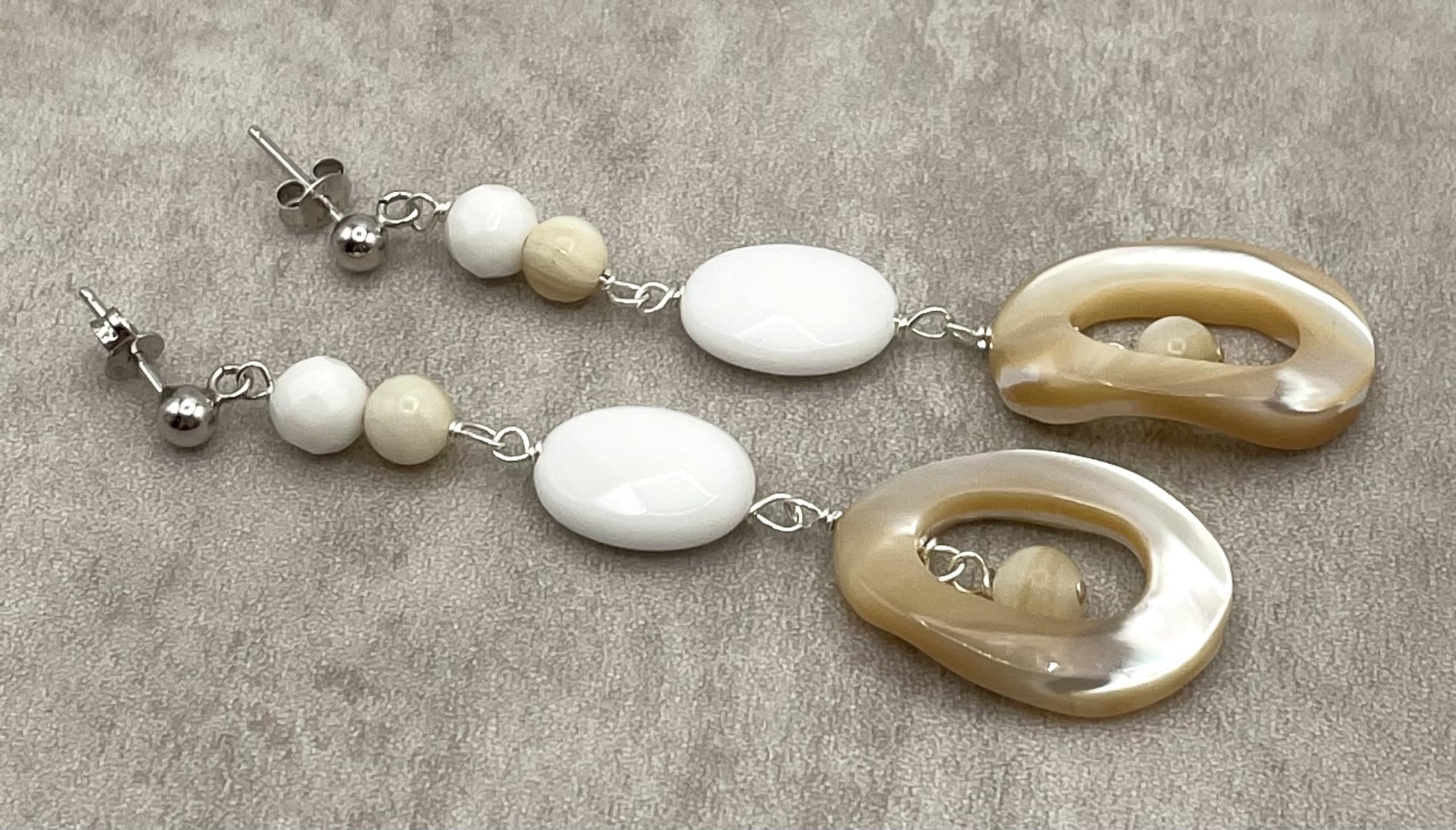 Orecchini in Argento 925 Madreperla Beige e Agata Bianca, Pendenti Lunghi Ovali, Gioielli con Pietre Dure, Bijoux Boho Artigianali, Regalo