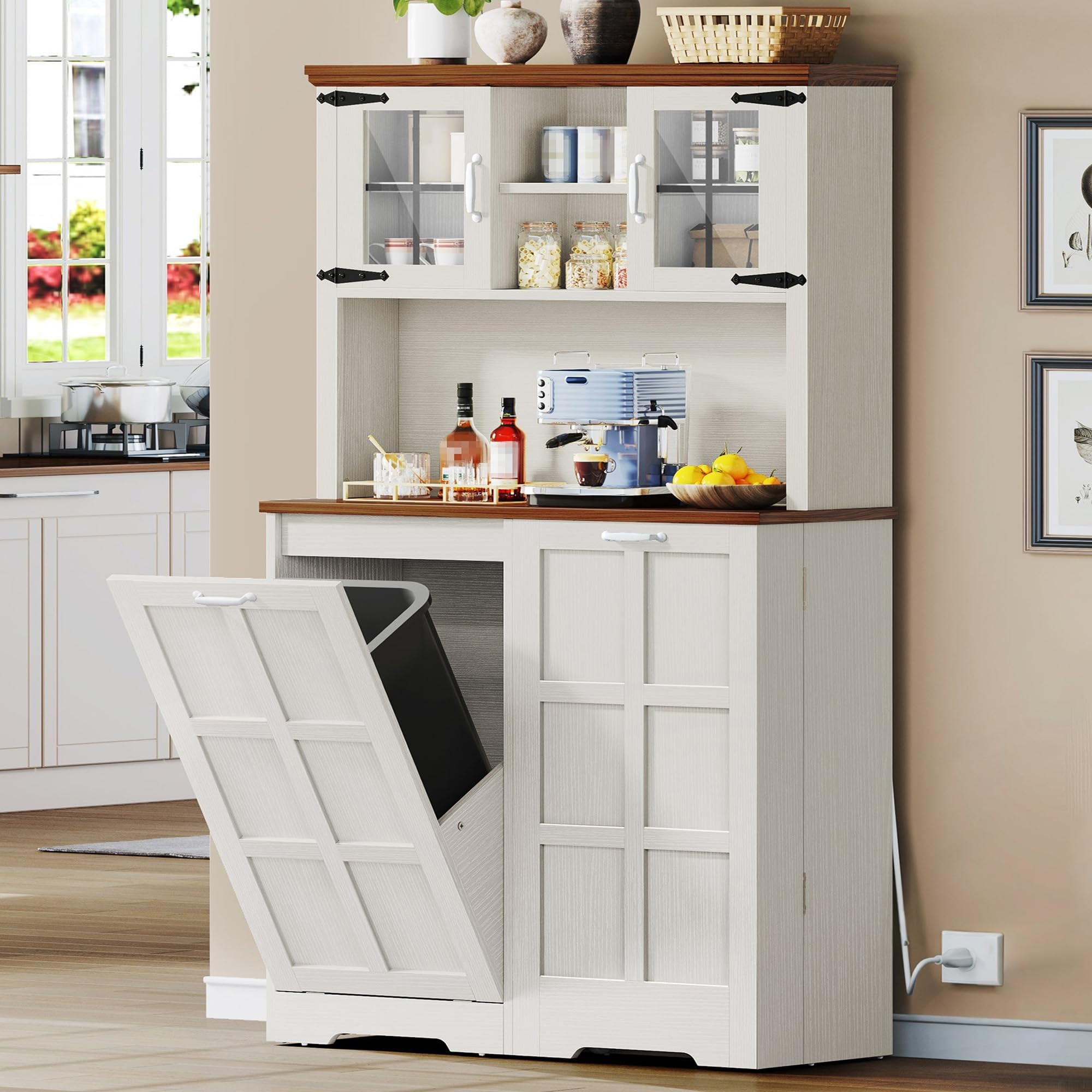 値下げしました。 ホワイト収納キャビネット ゴミ箱と収納　1/13まで。 Amazon｜DWVO キッチンパントリーキャビネット、ゴミ箱