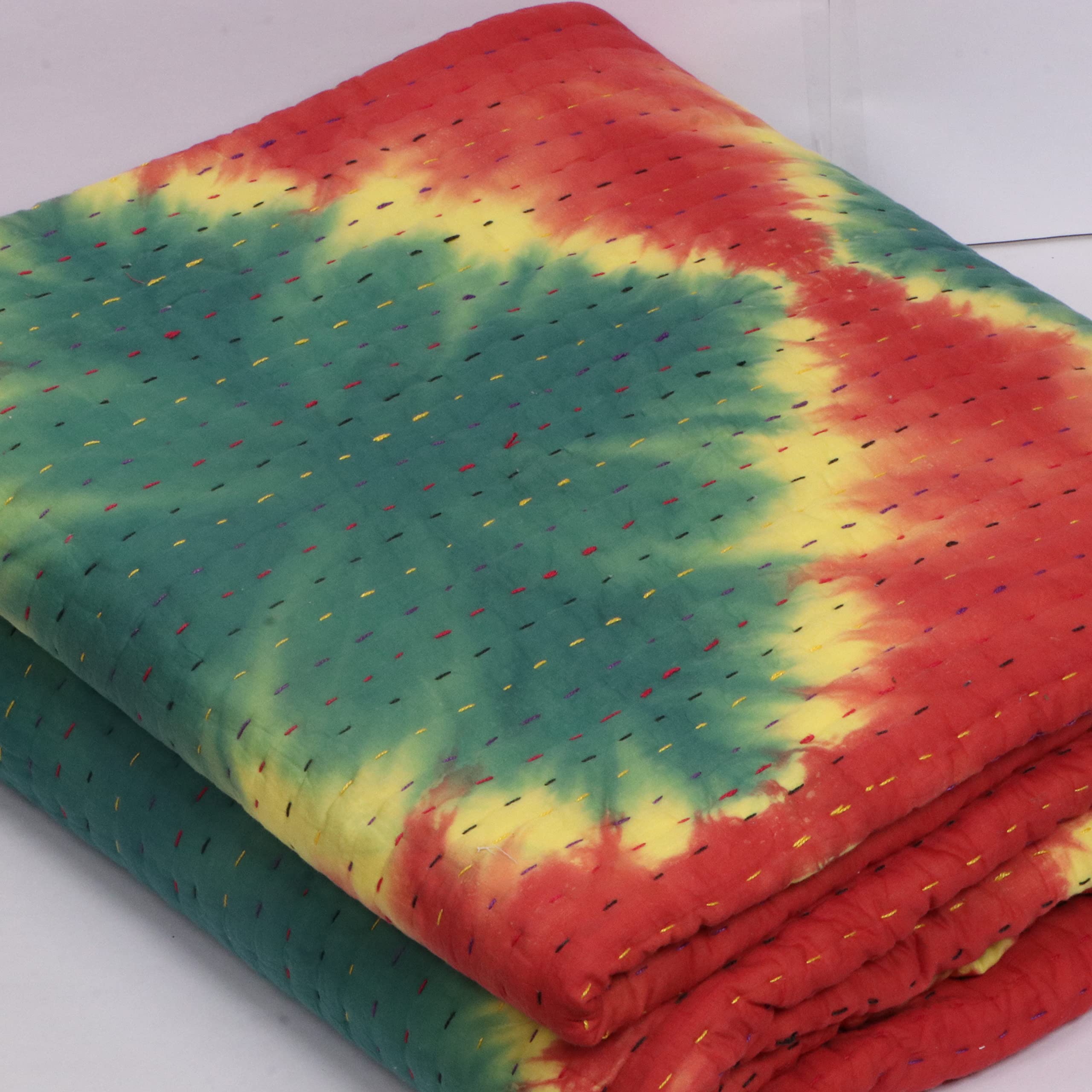 Manta de cama bohemia que soluciona la falta de estilo en dormitorios colcha ligera algodón
