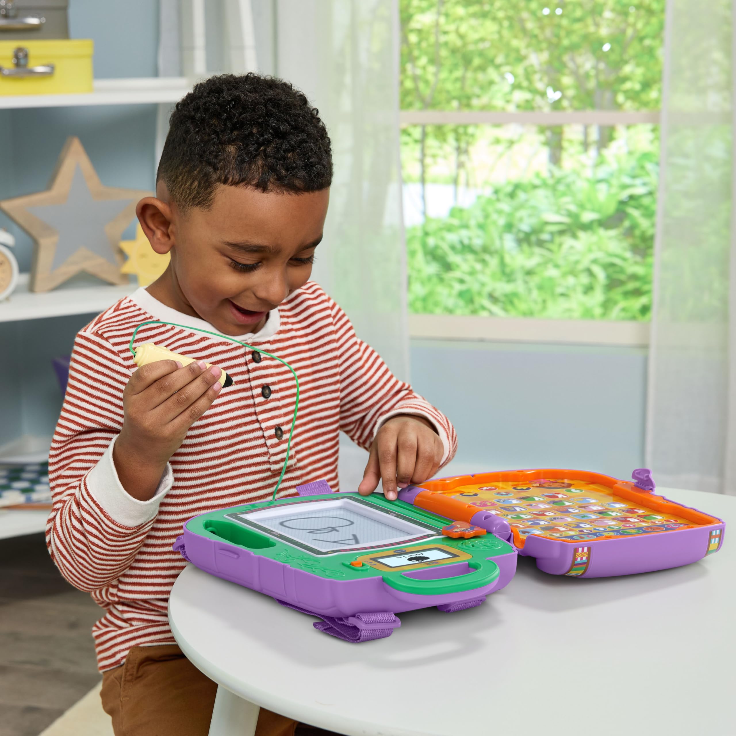 VTech Lernrucksack Dora The Explorer – Magische Tafel Sakado mit interaktivem Eingabestift La Carte, 12 Aktivitäten und Dora-Spiele – Geschenk für Kinder von 3 Jahren bis 7 Jahren – Inhalt in