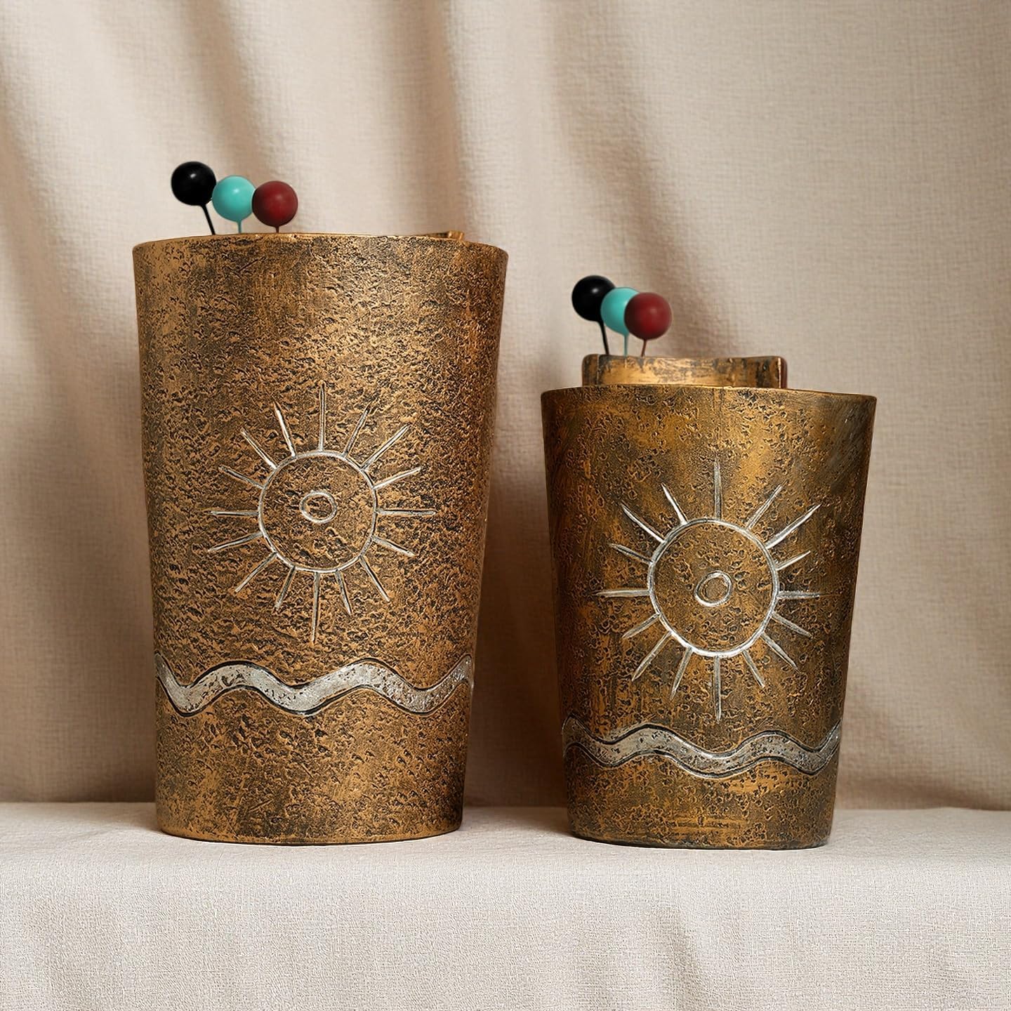 Picasso Abstract Face Flower Pot,Plant Pot with Facial Expressions,Handmade Resin Plant Pot with Drainage Holes,for Indoor and Outdoor Botanical Home décor (Brown Small)