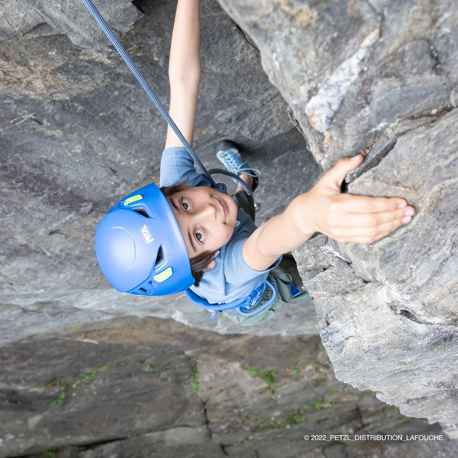 PETZL MACCHU Kids' Climbing Harness - Adjustable Seat Harness for Children Less Than 40kg / 88 lbs