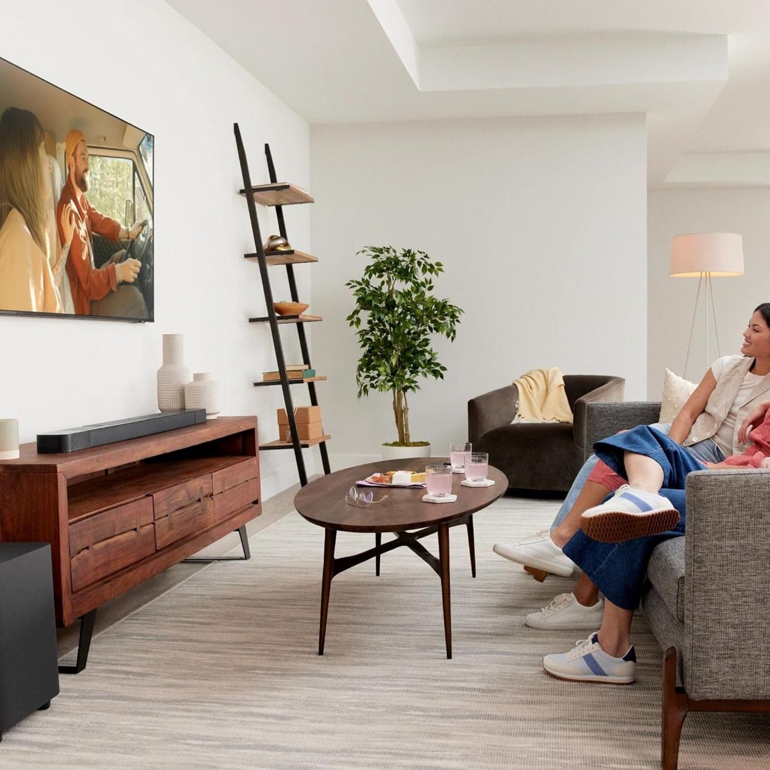 Exploded view of JBL Bar 800 soundbar components