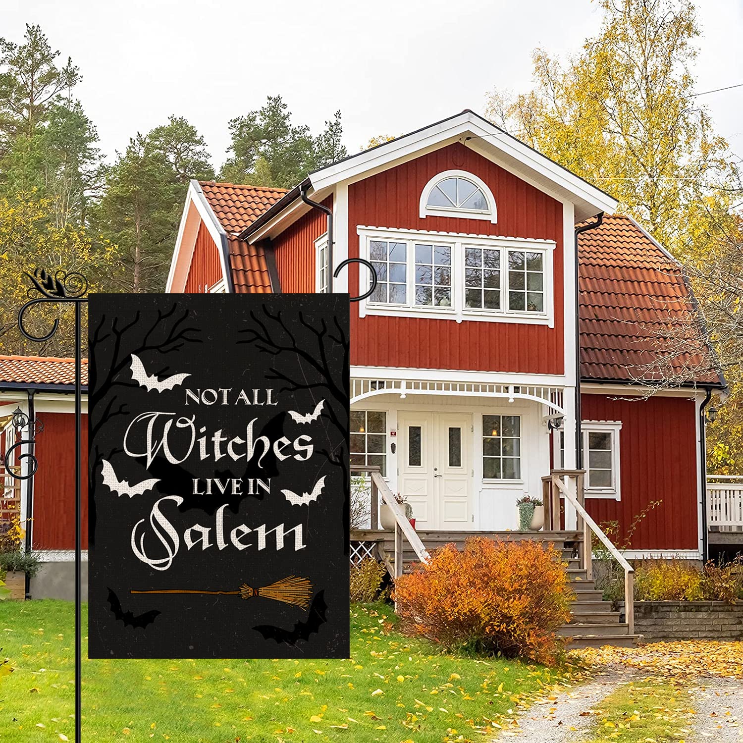 Halloween-Flagge „Not All Witches Live In Salem“ – Rustikal Aus Jute, Doppelseitig (30,5x45,7 Cm)