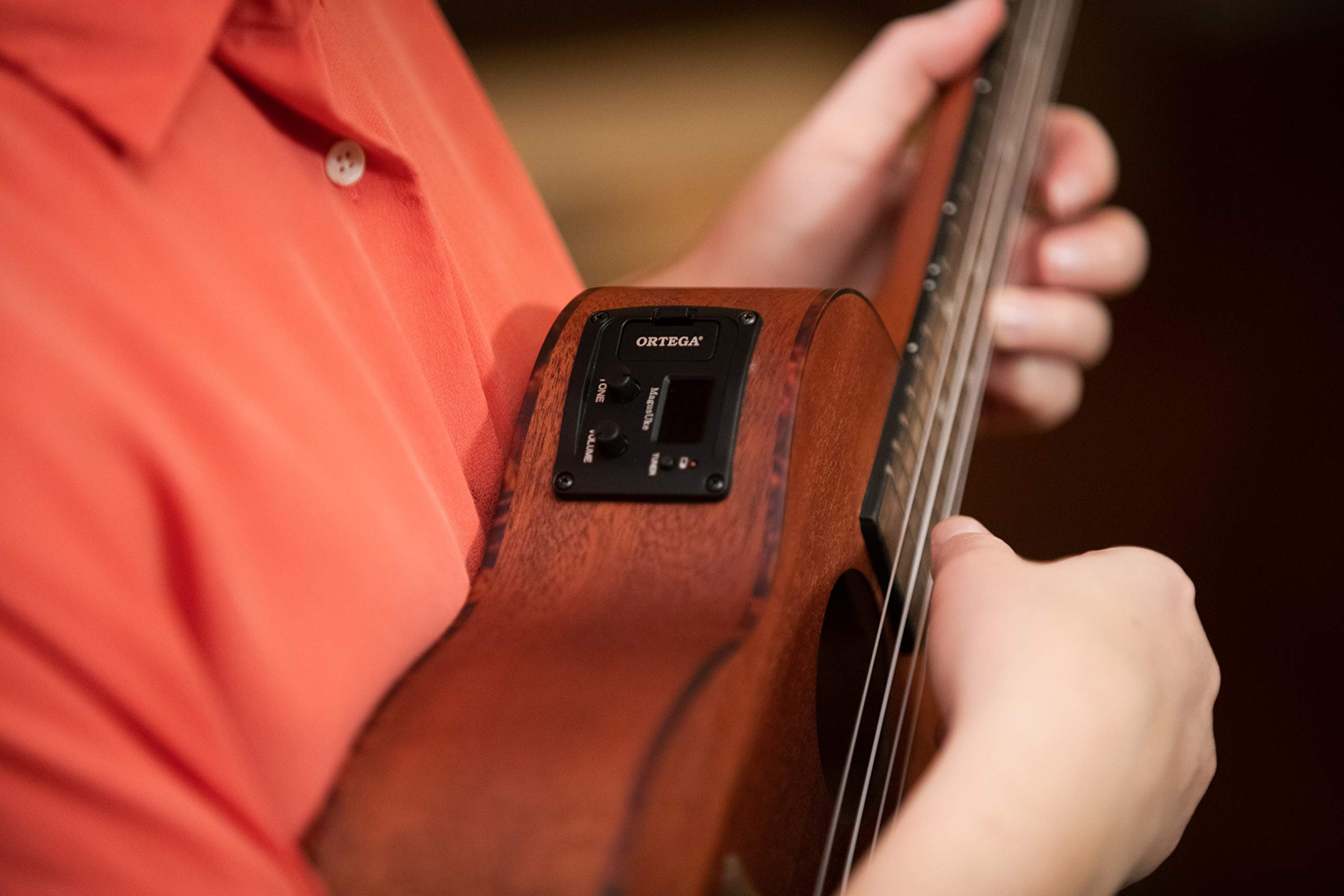 Ortega Guitars Ukulele Concerto Elettro-Acustico – Bonfire Series – con Cutaway – Sapele, Natural (RU5MM-CE)