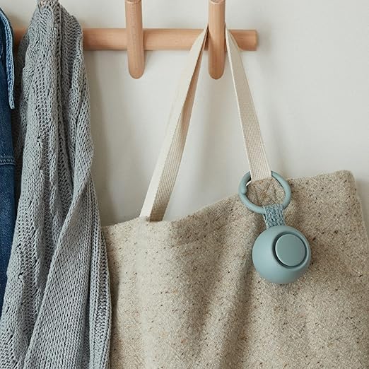 Featuring a compact and lightweight design, the Hatch Rest Go is built with convenience in mind. Its portable nature allows it to effortlessly clip onto a baby stroller, making it an ideal travel companion. Say goodbye to sleepless nights and fussy journeys with this versatile sleep soother.