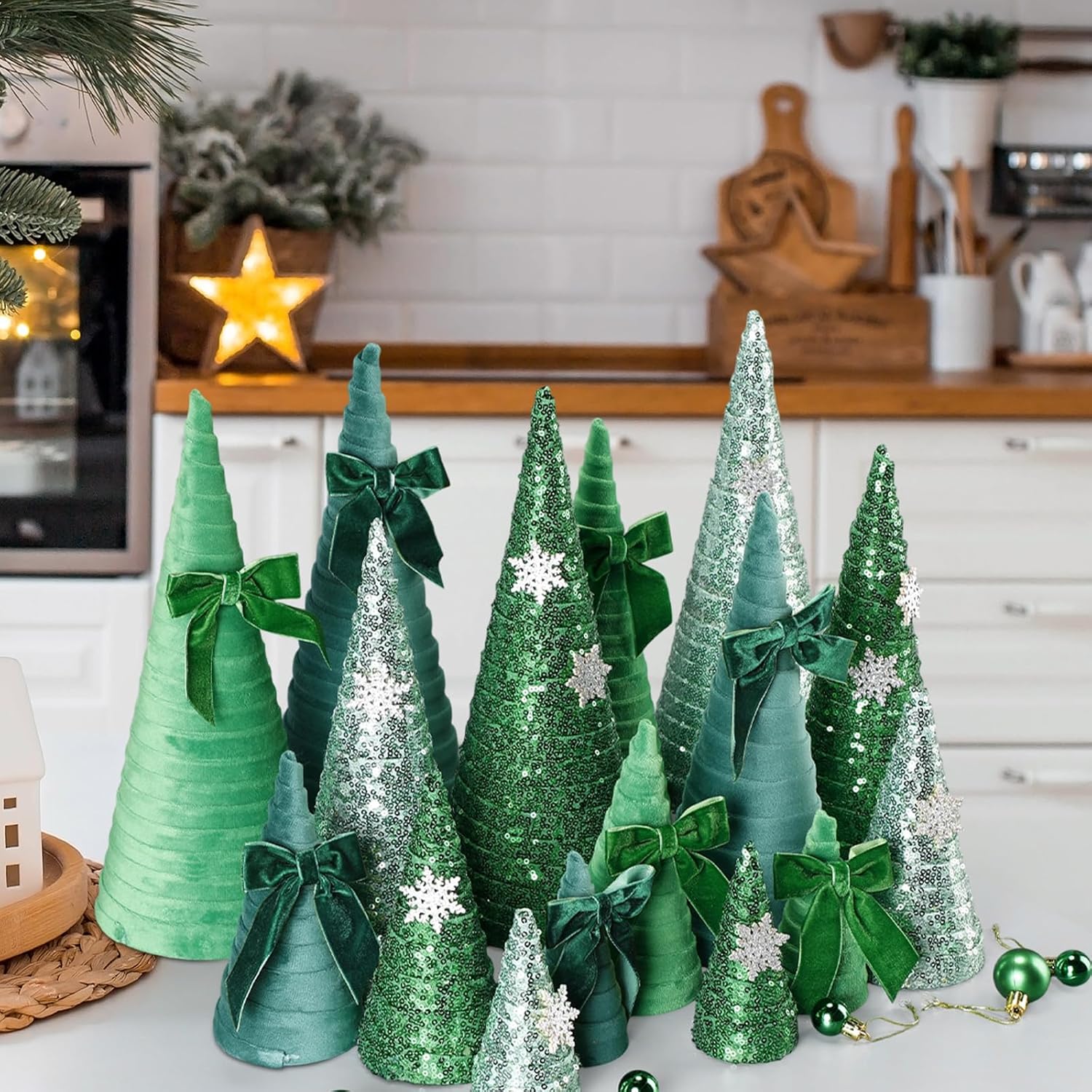 Soulchen 16 Pcs Green Christmas Velvet Trees Set Modern Christmas Velvet Cone Table Tree Centerpiece with Bows Winter Decoration Indoor for Xmas Mantel Entryway Tabletop, 12"/10"/6"/4"