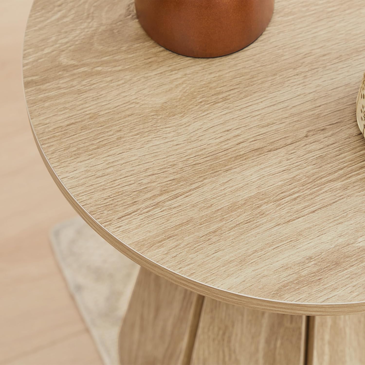 Small Round End Table Nightstand Set of 2, Mid Century Modern Side Table with Petal Base, Wood Bedside Table for Bedroom, Small Space Natural