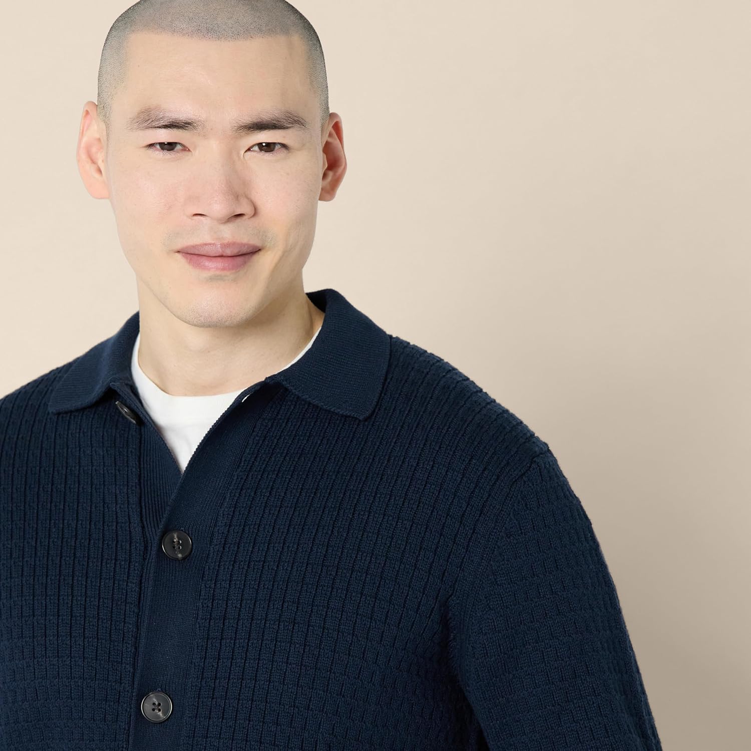 Amazon Essentials Men's Relaxed-Fit Collared Cardigan Sweater - Image 3