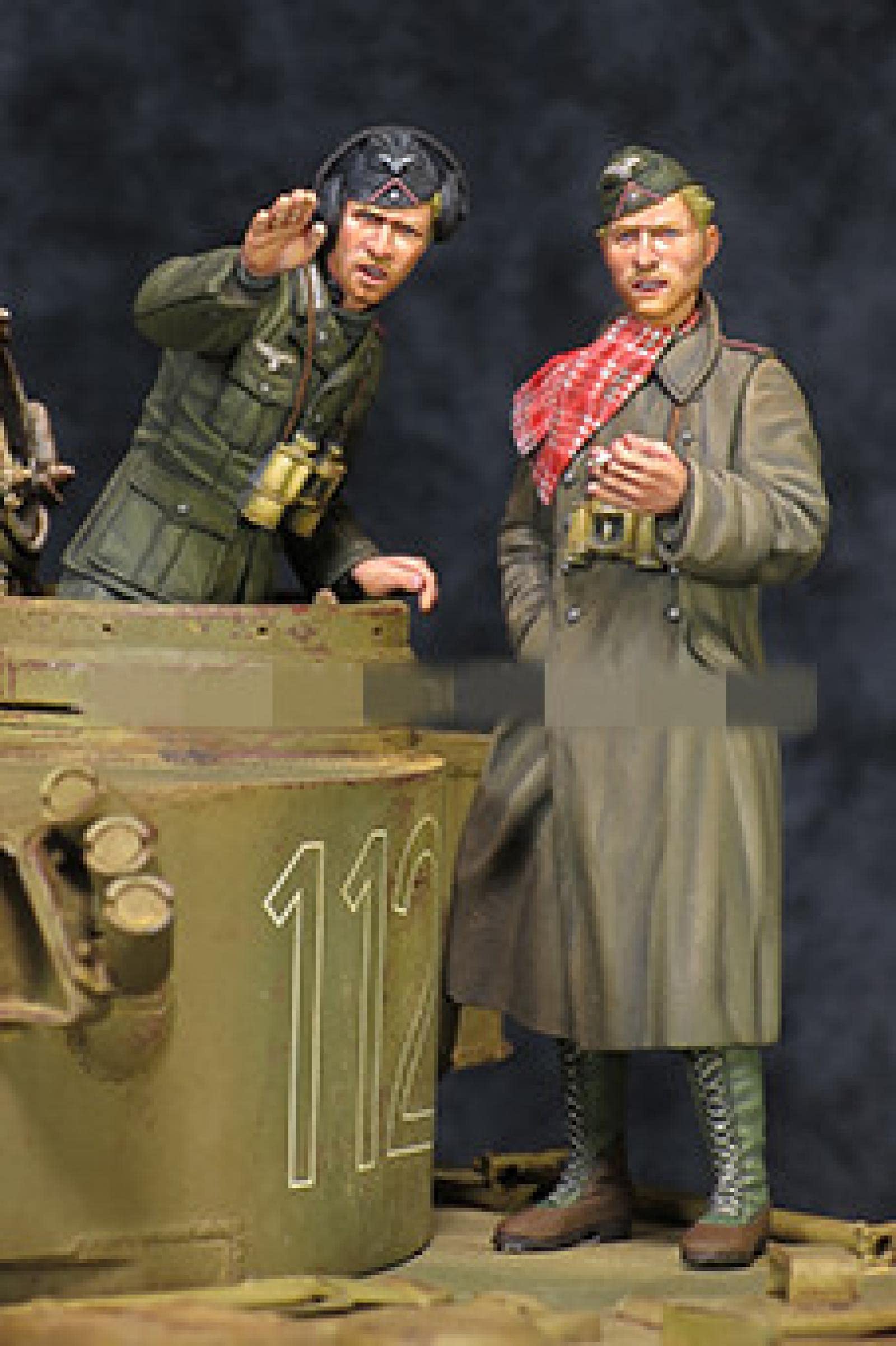 Risjc 1:35 WWII German resin soldier model (2 people) unpainted and unassembled miniature model kit/R66379