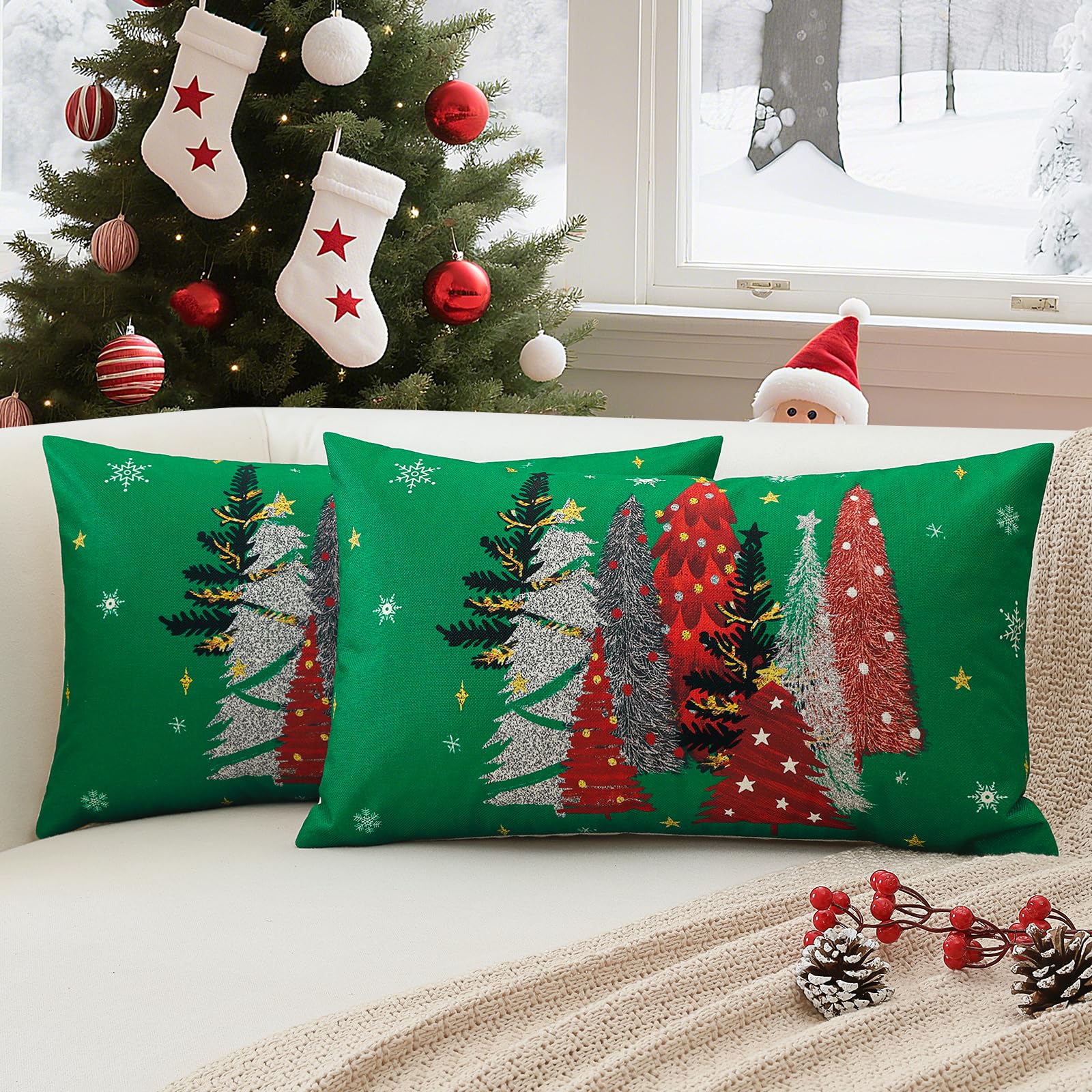 Sungeek Christmas Cushion Covers 30x50 cm Set of 2, Snowflakes Christmas Tree Winter Holiday Xmas Decorative Green Throw Pillow Covers Cases for Sofa Couch Bedroom Living Room