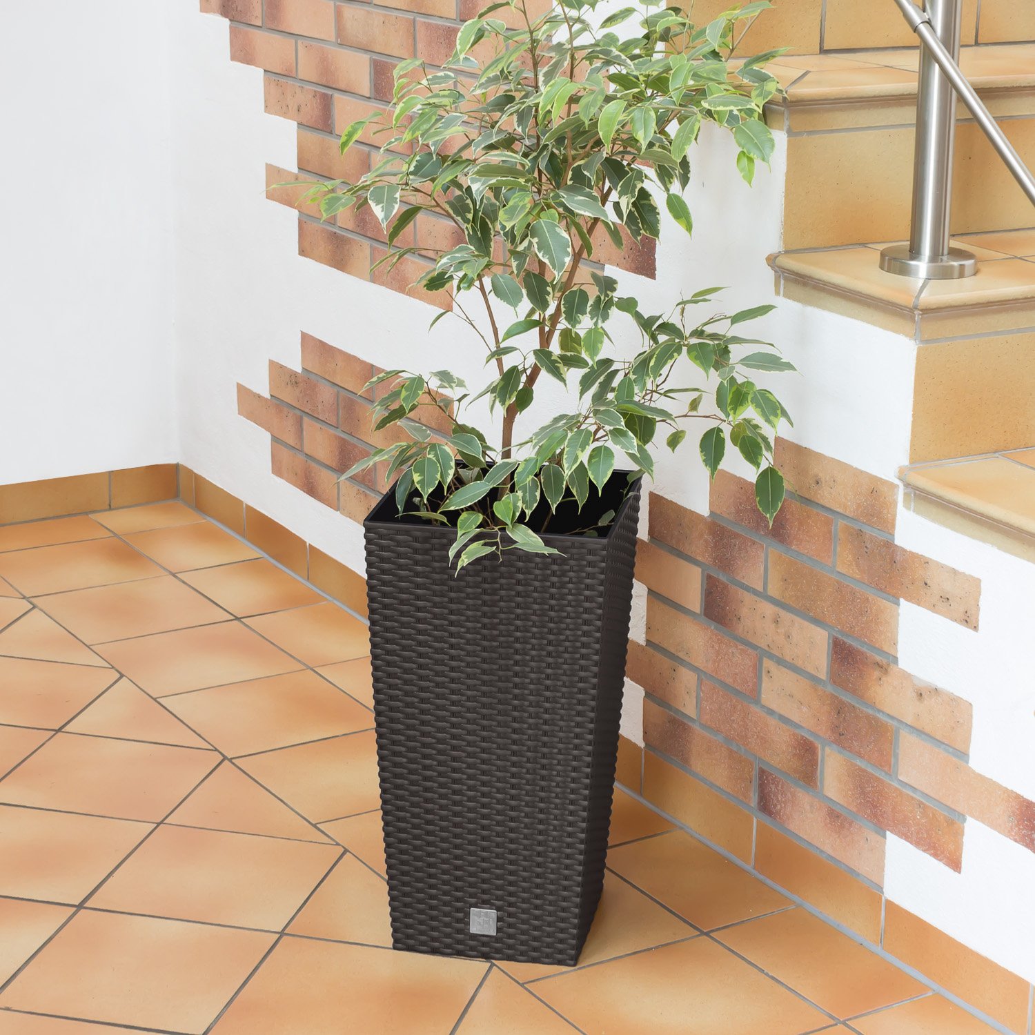 Carre Rato Square pot de fleur 49 L en plastique, rotin osier style, en umbra