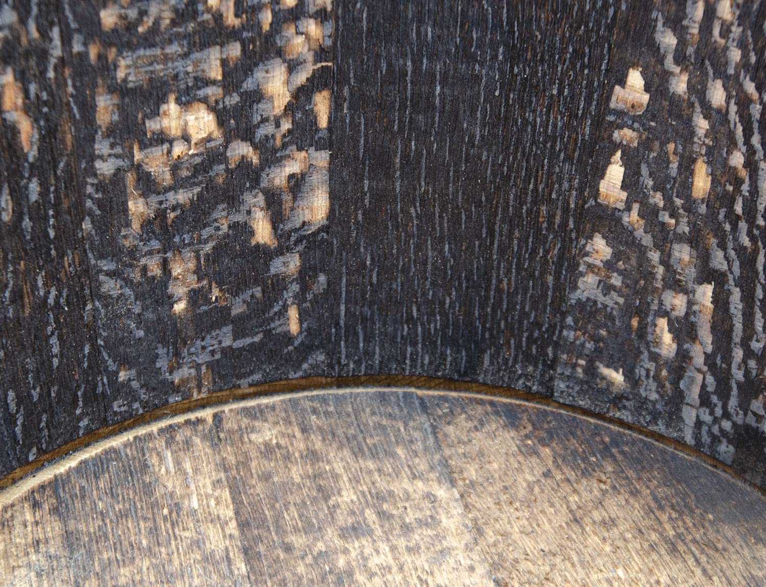 Temesso Halbes Fass rund aus einem original schottischen Whiskyfass - geölt (Geölt - mit Schlaufen und Rollen)