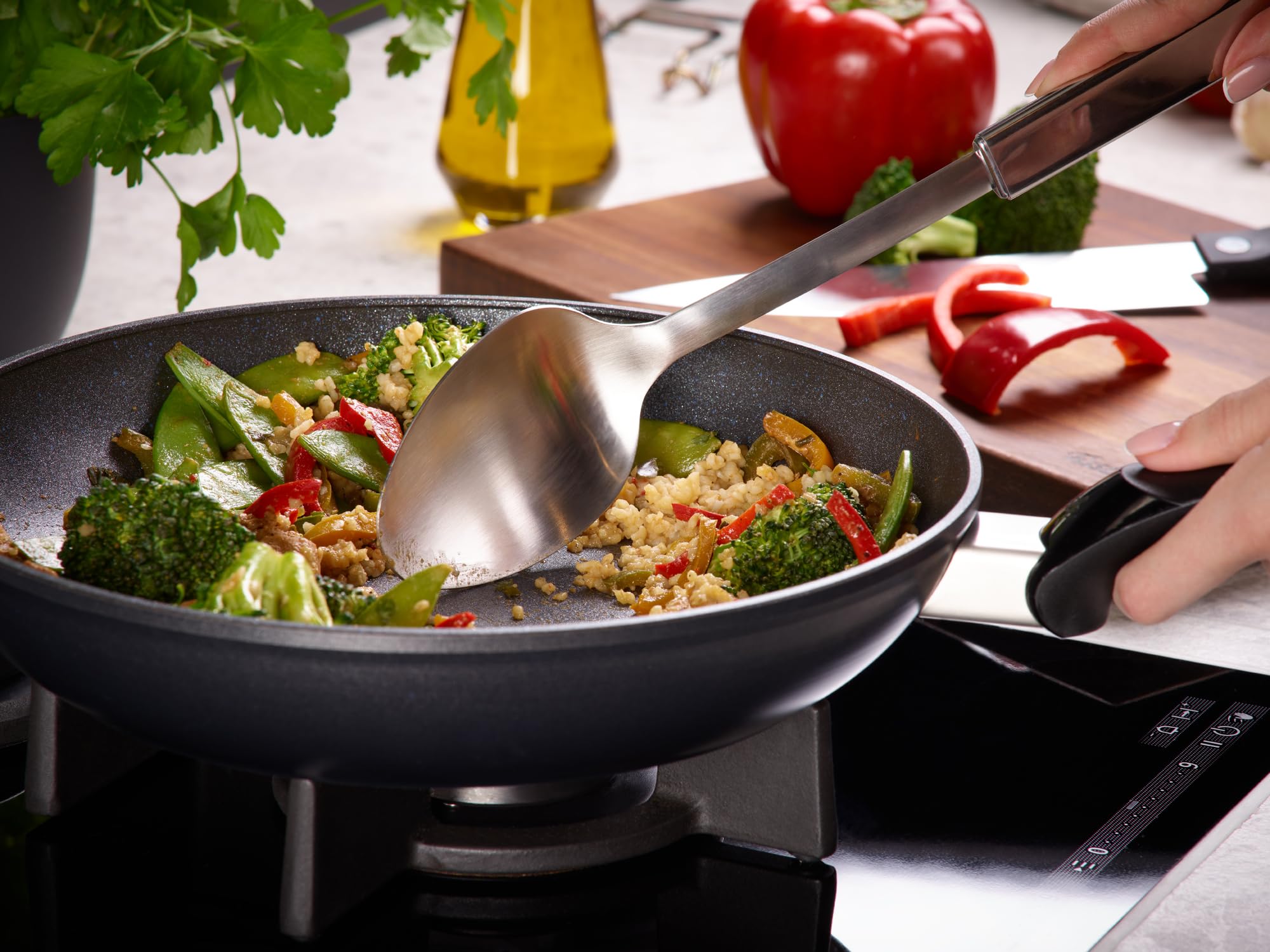 Fissler Adamant Classic/Juego de sartenes (2 piezas, diámetro 24 + 28 cm) – sartenes antiadherentes a base de agua resistentes a los arañazos, de aluminio reciclado, aptas para inducción, calidad