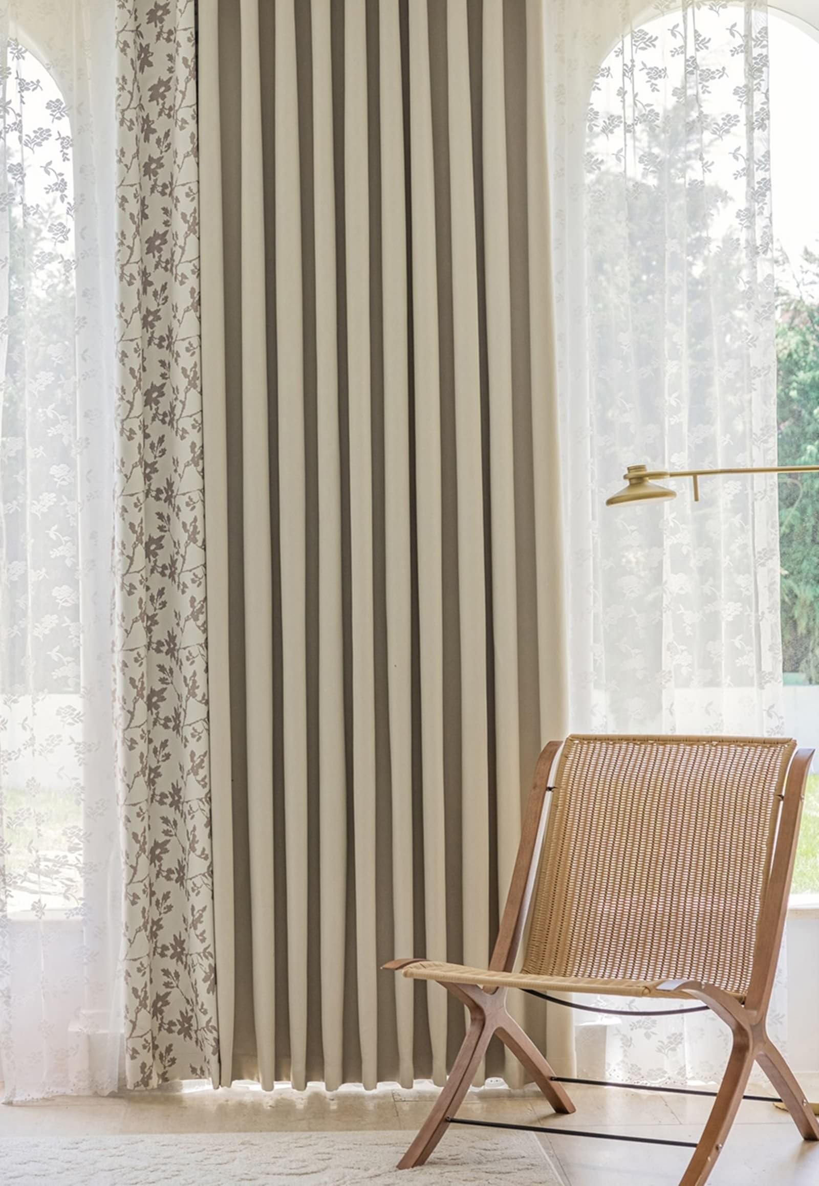 Rideaux occultants à œillets pour salon chaleureux au motif feuilles jacquard