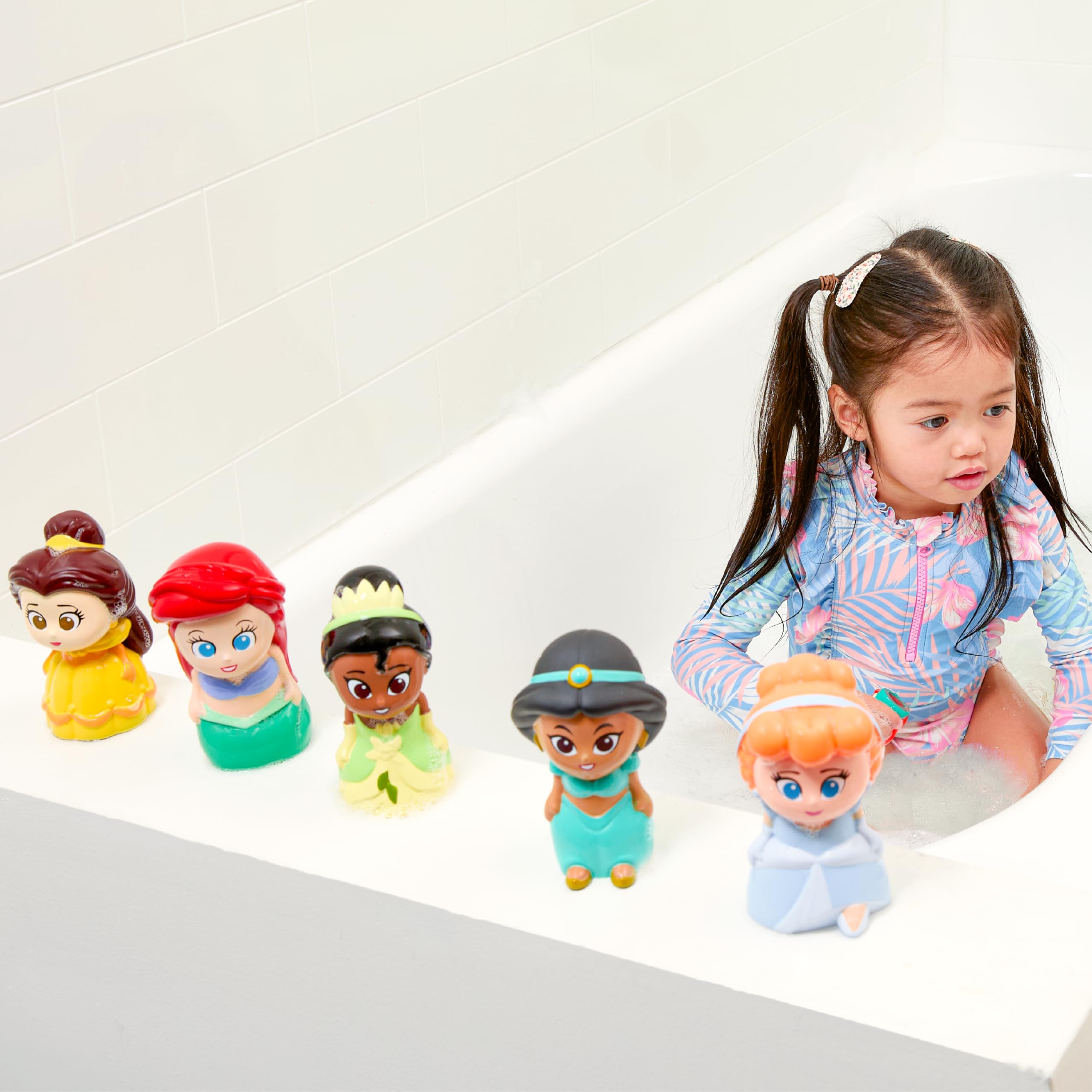Disney Princess – 5-teiliges Bad-Spritz-Eimer-Set, Badespielzeug für Baby und Kleinkinder, inklusive Organizer-Eimer, zum Aufbewahren von Wasserspielzeug