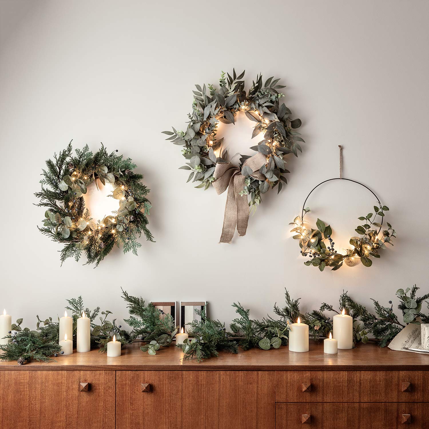 Couronne Et Guirlande De Noël Pré-éclairées – Sapin Artificiel LED Blanc Chaud – Piles + Minuterie, Intérieur/extérieur