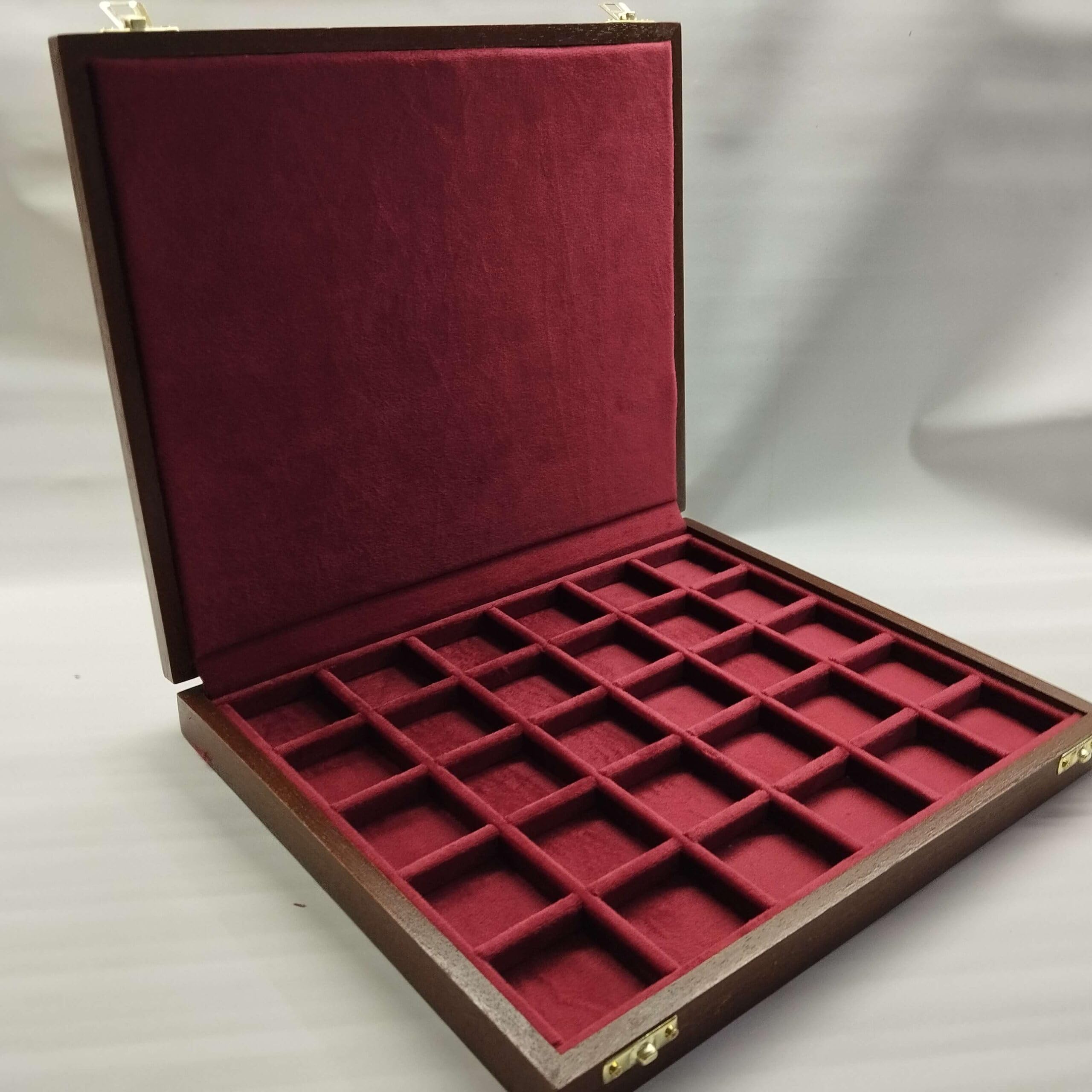 Coffret numismatique Artisanal 30 Compartiments, pièces et médailles jusqu'à 40 mm, Bois Massif et Velours, Fait Main en Italie, numéroté