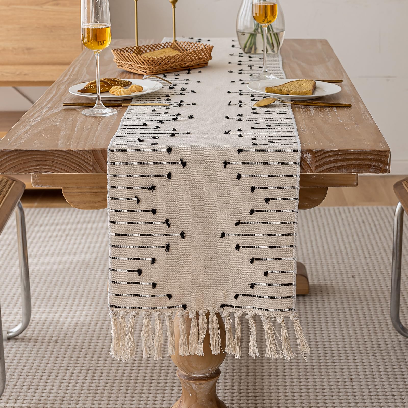 Joyfol Day Camino de mesa de algodón bohemio, camino de mesa a rayas de arpillera con borlas para decoración de mesa de comedor del hogar, bufanda tejida natural rústica (beige y negro, 13 x 108