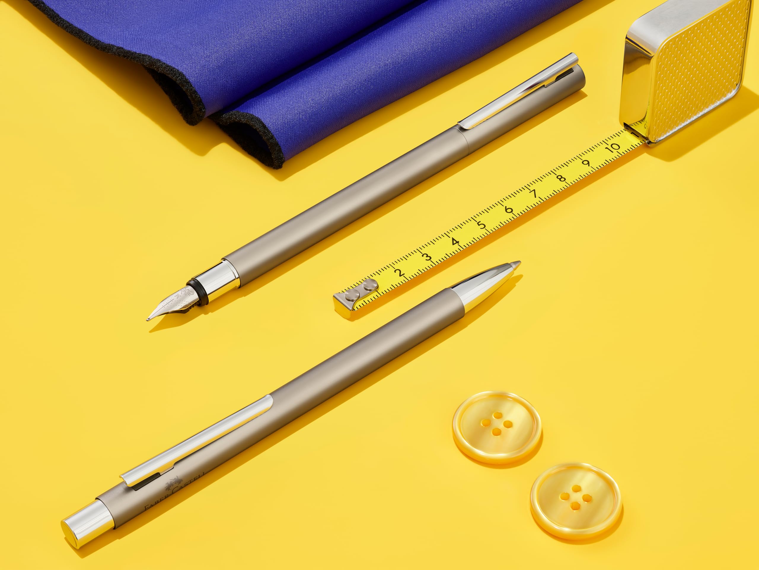 Faber-Castell - zestaw upominkowy Neo Slim ze stali nierdzewnej | Zestaw z piórem wiecznym M, długopisem, konwerterem i kałamarzem 30 ml, edycja jubileuszowa w metalowym pudełku