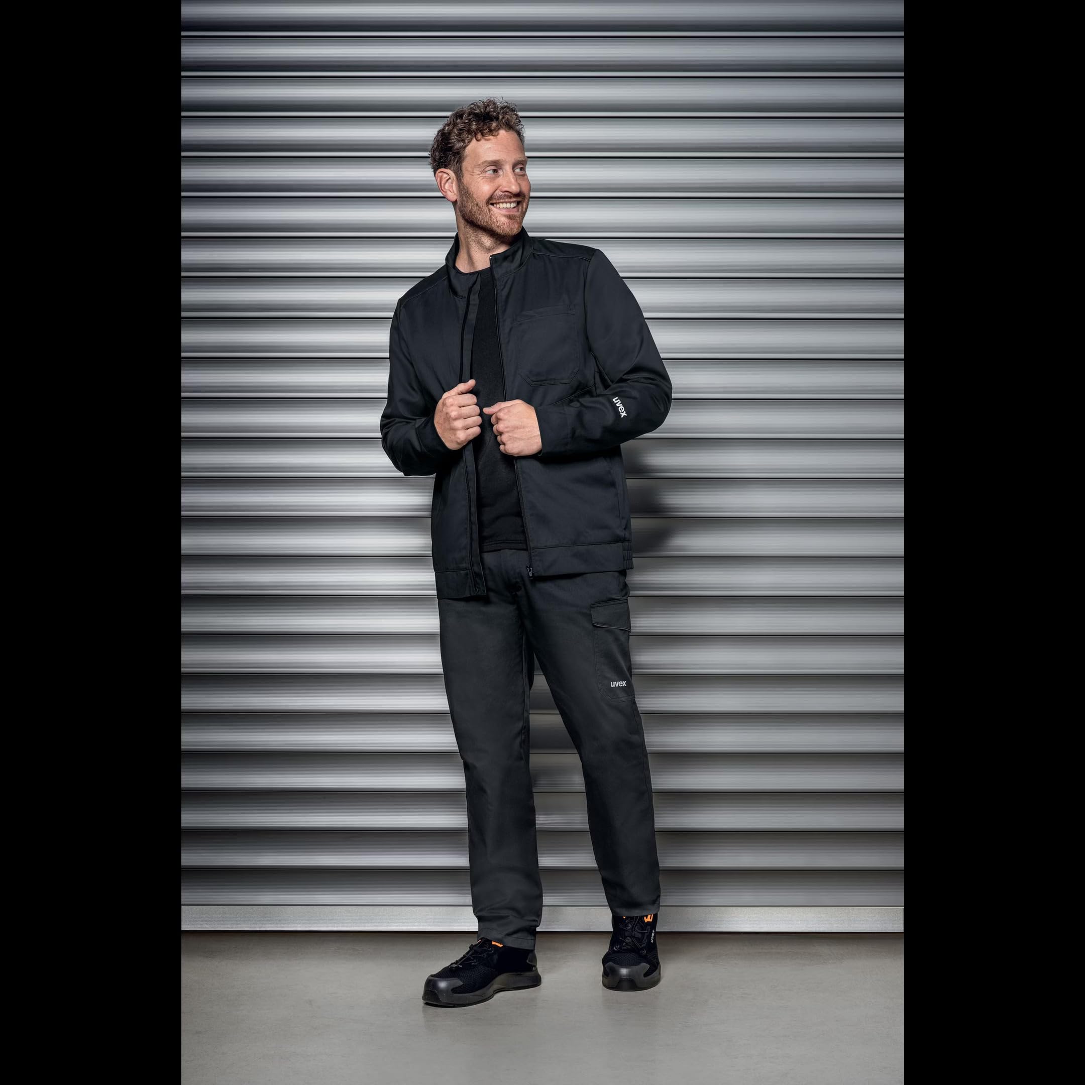 Uvex Herren-Arbeitshose, Cargo-Bundhose, Elastische Arbeitshose, Ergonomische Passform, Hose mit zahlreichen Taschen, 65% recyceltes Polyester-Baumwollgemisch, Industriell waschbare Arbeitskleidung