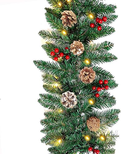 Miniatura 7 de Guirnalda de Navidad preiluminada de 10 pies con 50 luces LED, impermeable, funciona con pilas, guirnalda de pino predecorada con bayas rojas, piñas