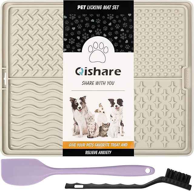 Qishare Licky Mats for Dogs with 1 Pcs Spatula + 1 Brush for Easier Cleaning, Peanut Butter Slow Feeding Licking Mat with Suction Cup Suitable for Pet Bathing Grooming Training (Beige)