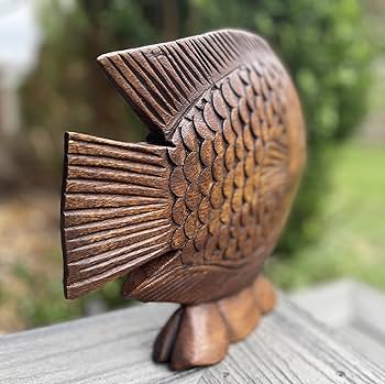 Amazon.co.jp: Land of Simple Treasures 手彫り魚像 - 木製魚の