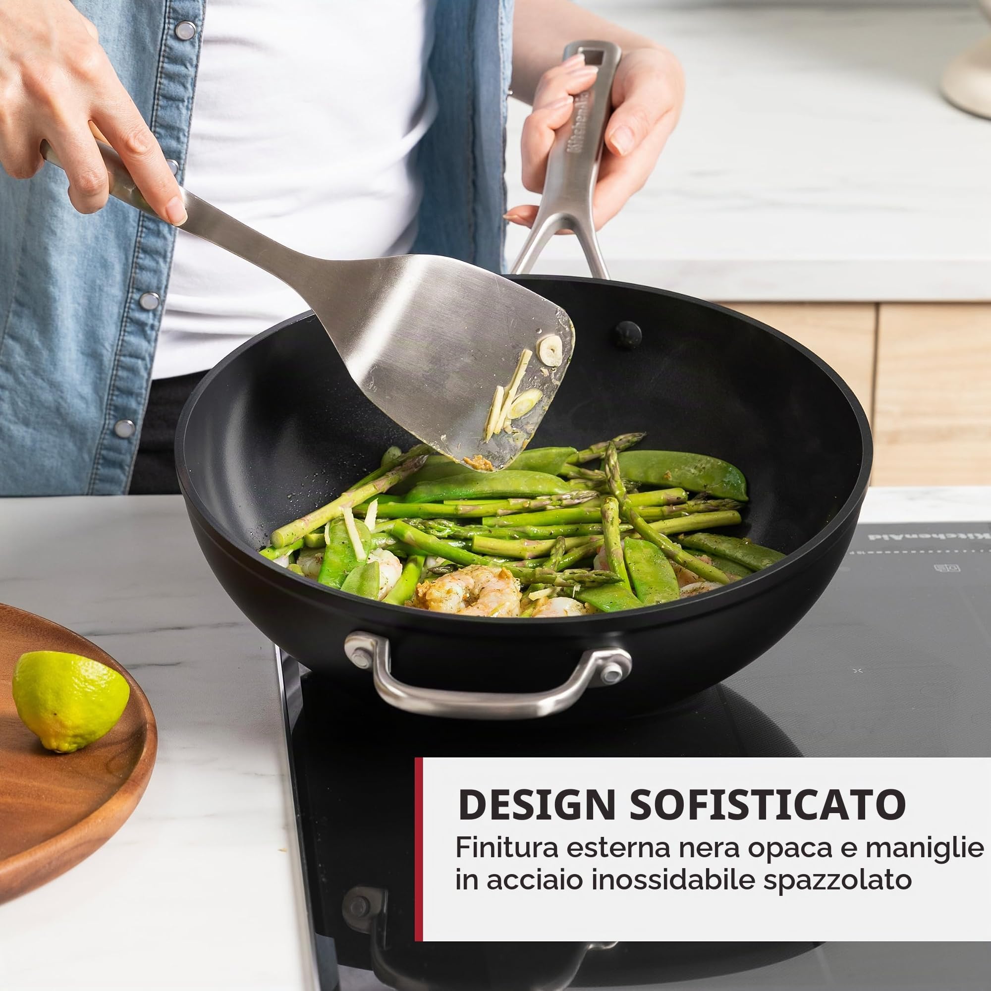 KitchenAid Forged Hardened Aluminium Padella Wok antiaderente in Alluminio Forgiato anodizzato Senza PFAS Ceramica antiaderente, 30cm/5l, induzione, adatto al forno, lavabile in lavastoviglie, nero