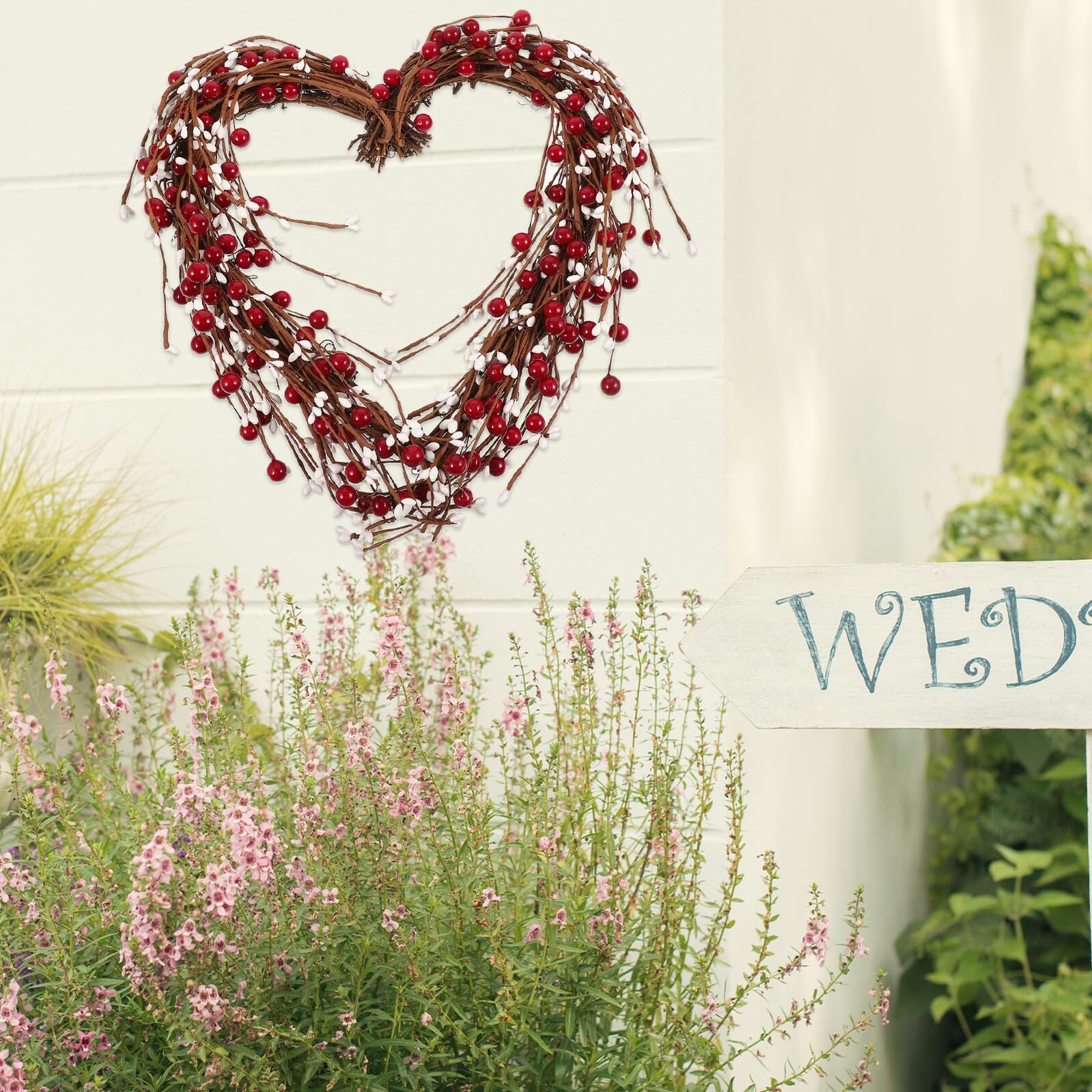 DOITOOL Guirnalda de Bayas Artificiales con Forma de Corazón Colgante Elegante para Decoración de San Valentín Roja para Fiestas y Puerta Adorno Duradero y Detallado