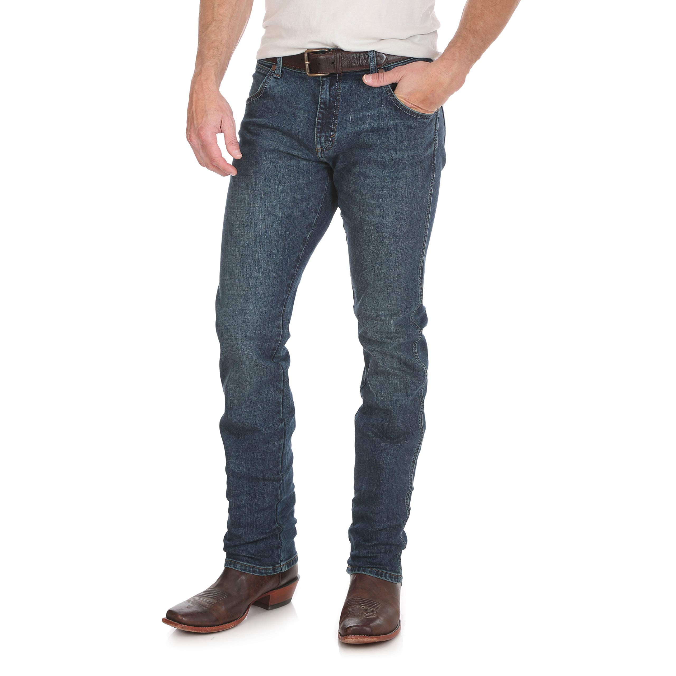 WranglerMen's Retro Slim Fit Straight Leg Jeans