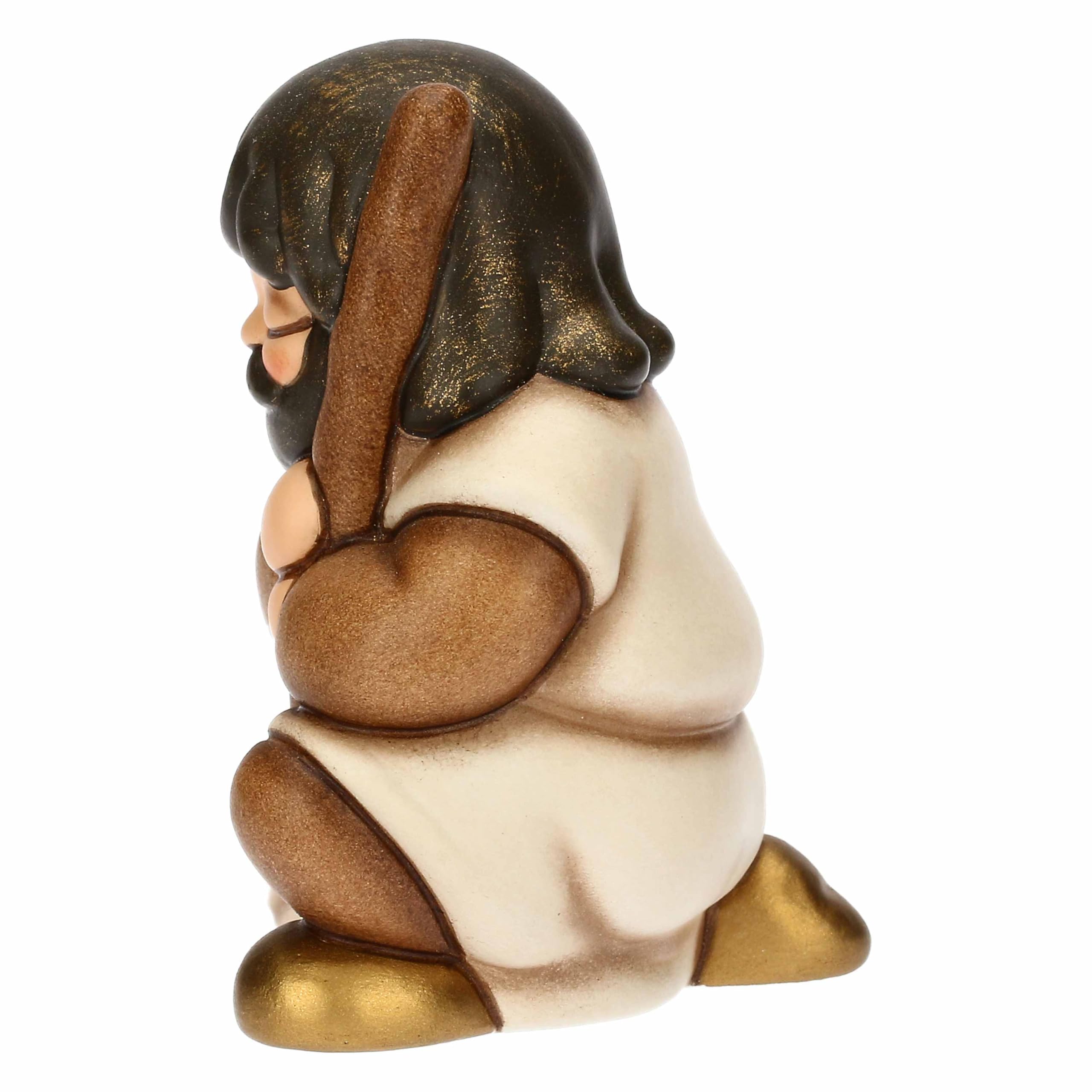 THUN - Pellegrino - ceramiczna szopka z kolekcji Classic, 5,7 x 4,7 x 8 cm