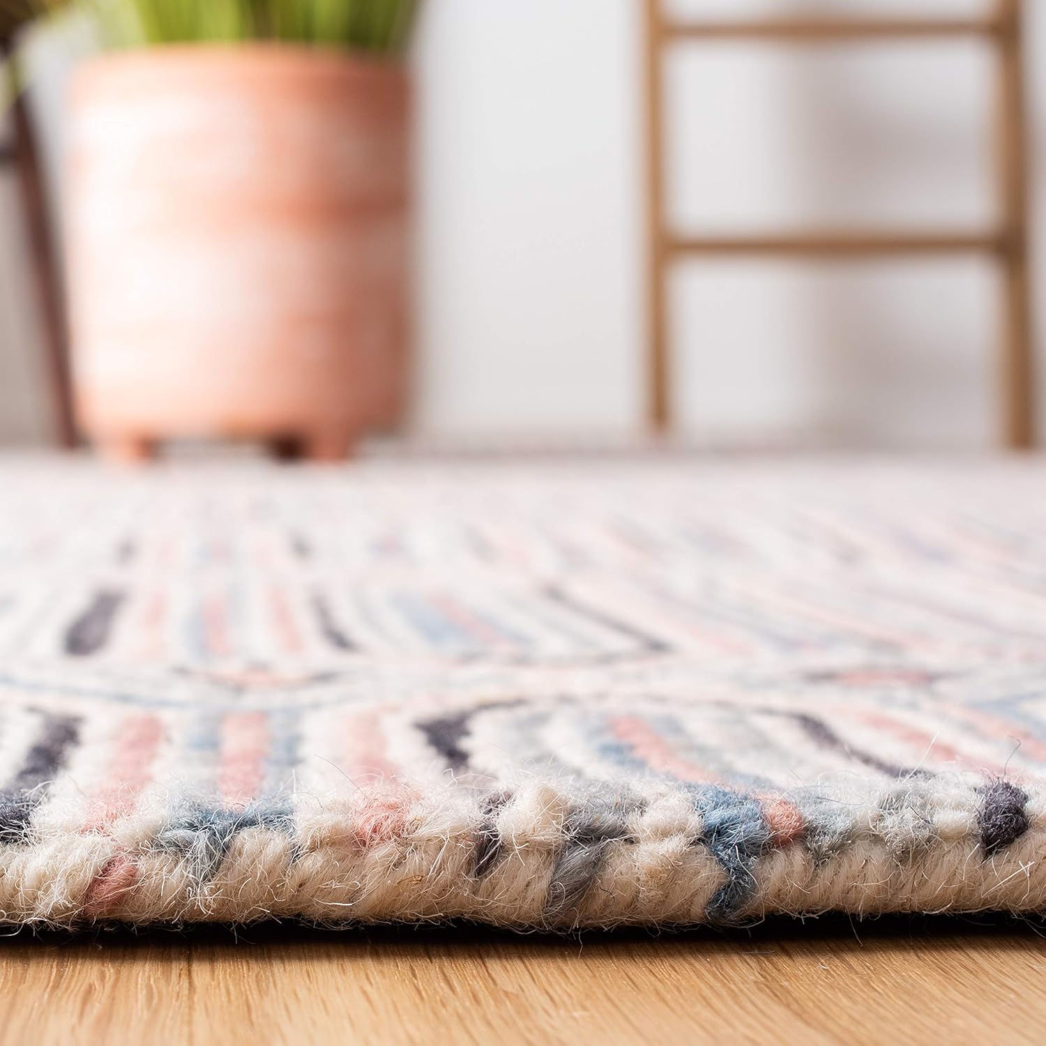 SAFAVIEH Micro-Loop Collection Runner Rug - 2'3" x 7', Pink & Grey, Handmade Wool, Ideal for High Traffic Areas in Living Room, Bedroom (MLP630U)