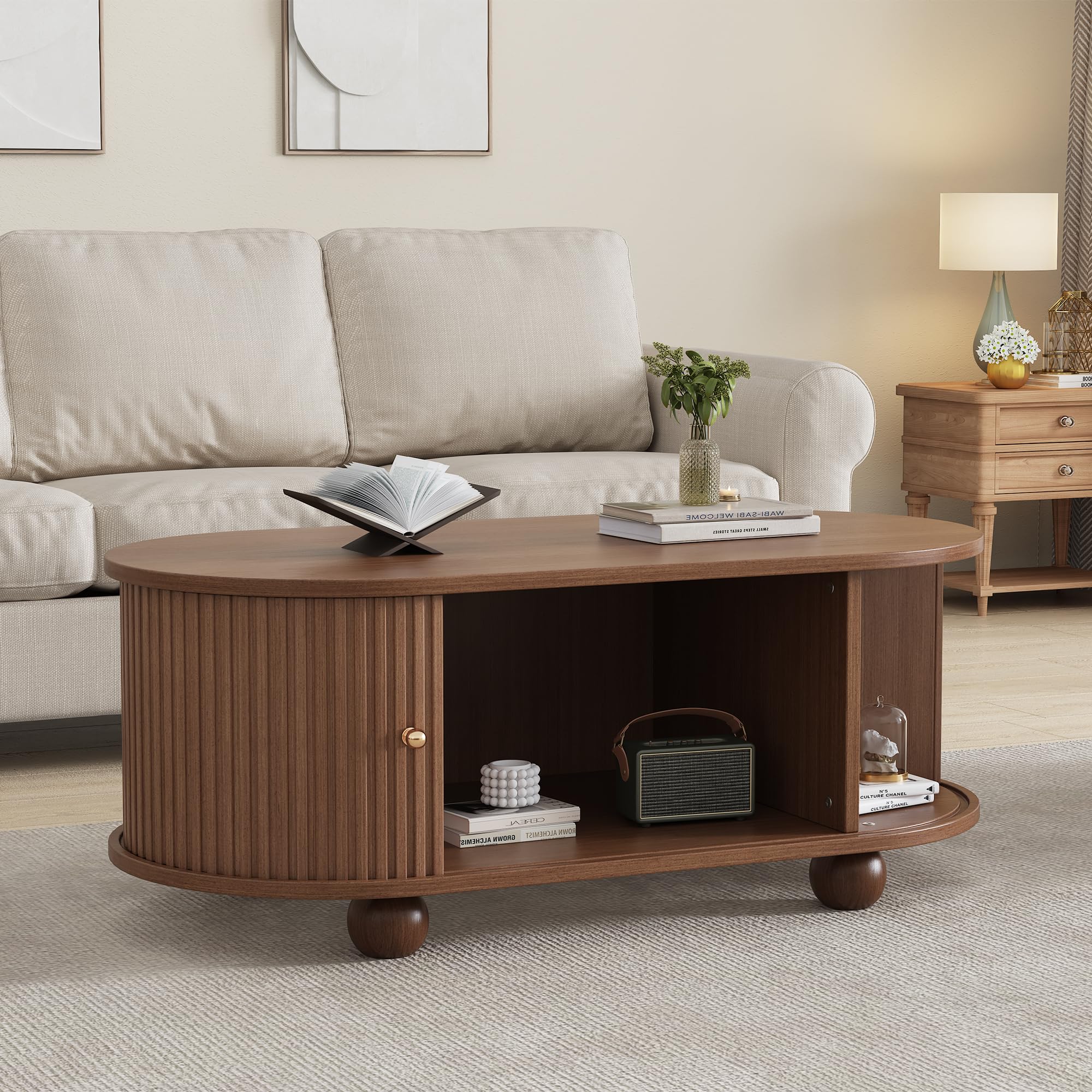 Merax Couchtisch Ovaler, Modern Kaffeetisch mit Schiebetüren, Wohnzimmertisch mit Viel Stauraum, Multifunktionaler Beistelltisch Sofatisch, Platzsparendes, Landhausstil, Wohnzimmermöbel, Walnussfarbe