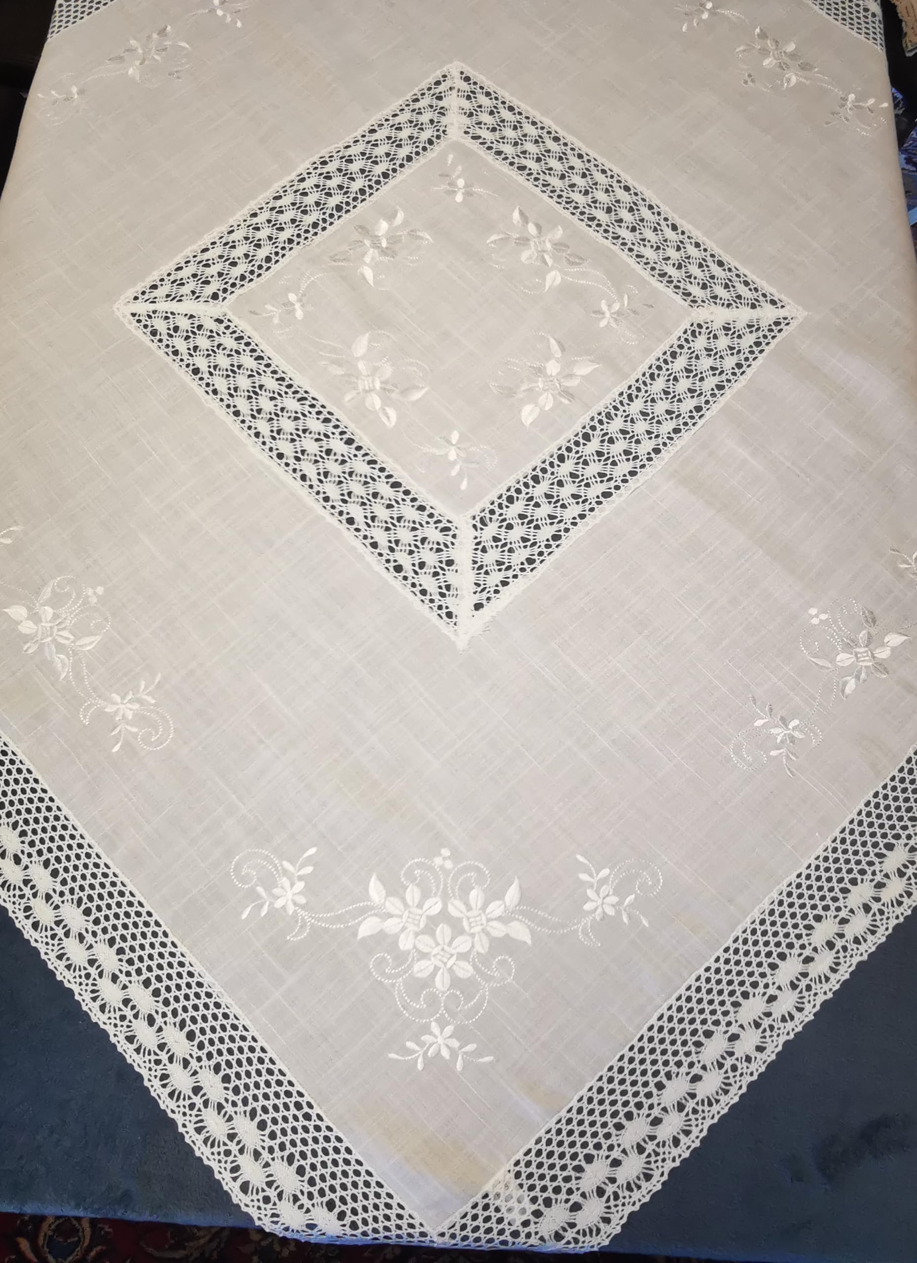 Tischdecke Tischtuch 130x130 Bestickt Spitze (130x130)