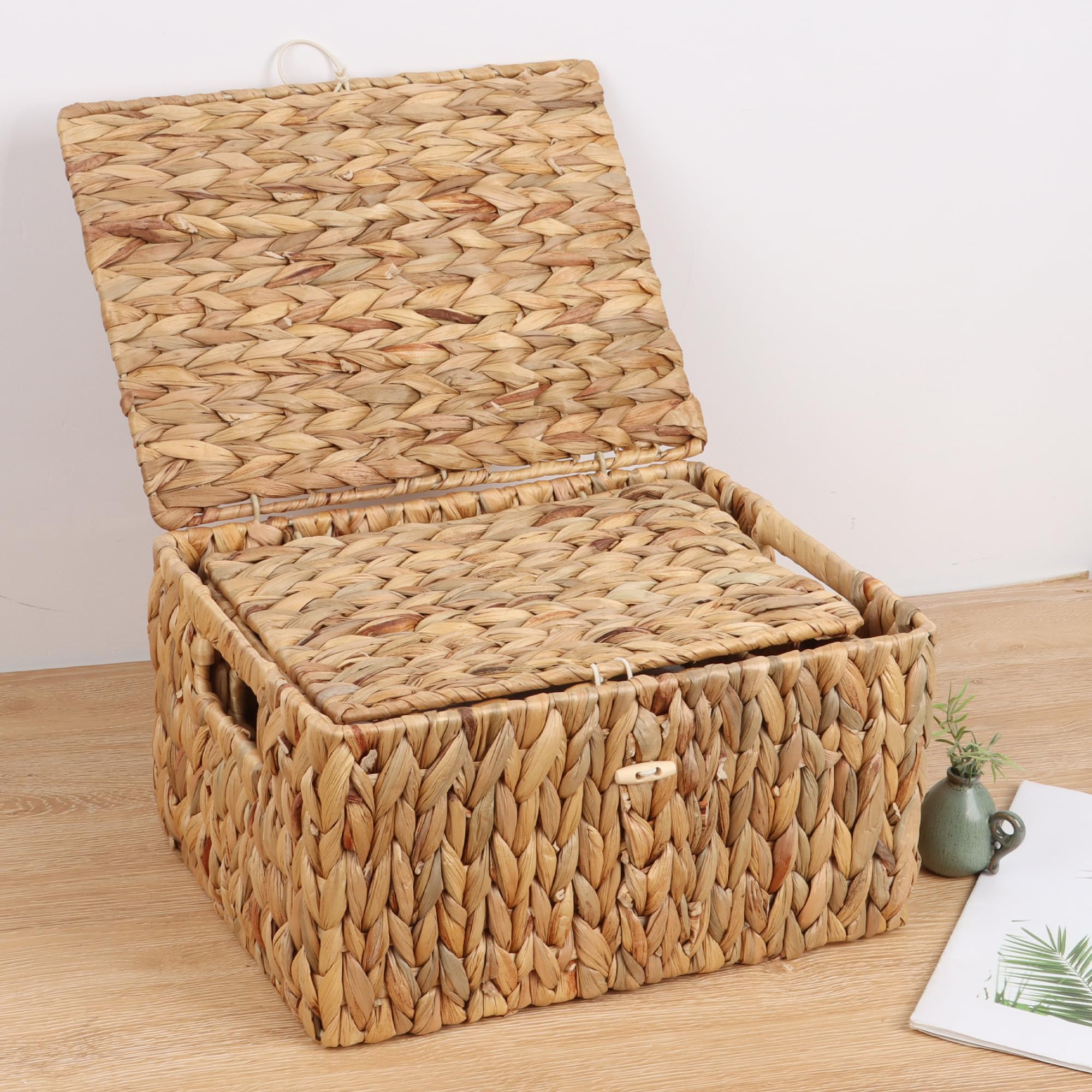 Moosky Canastas de mimbre con tapa, cestas de almacenamiento rectangulares con asas, tejidas a mano, organizador de escritorio para el hogar, cajas de decoración (natural, 11.2 x 8.2 x 5.7 pulgadas +