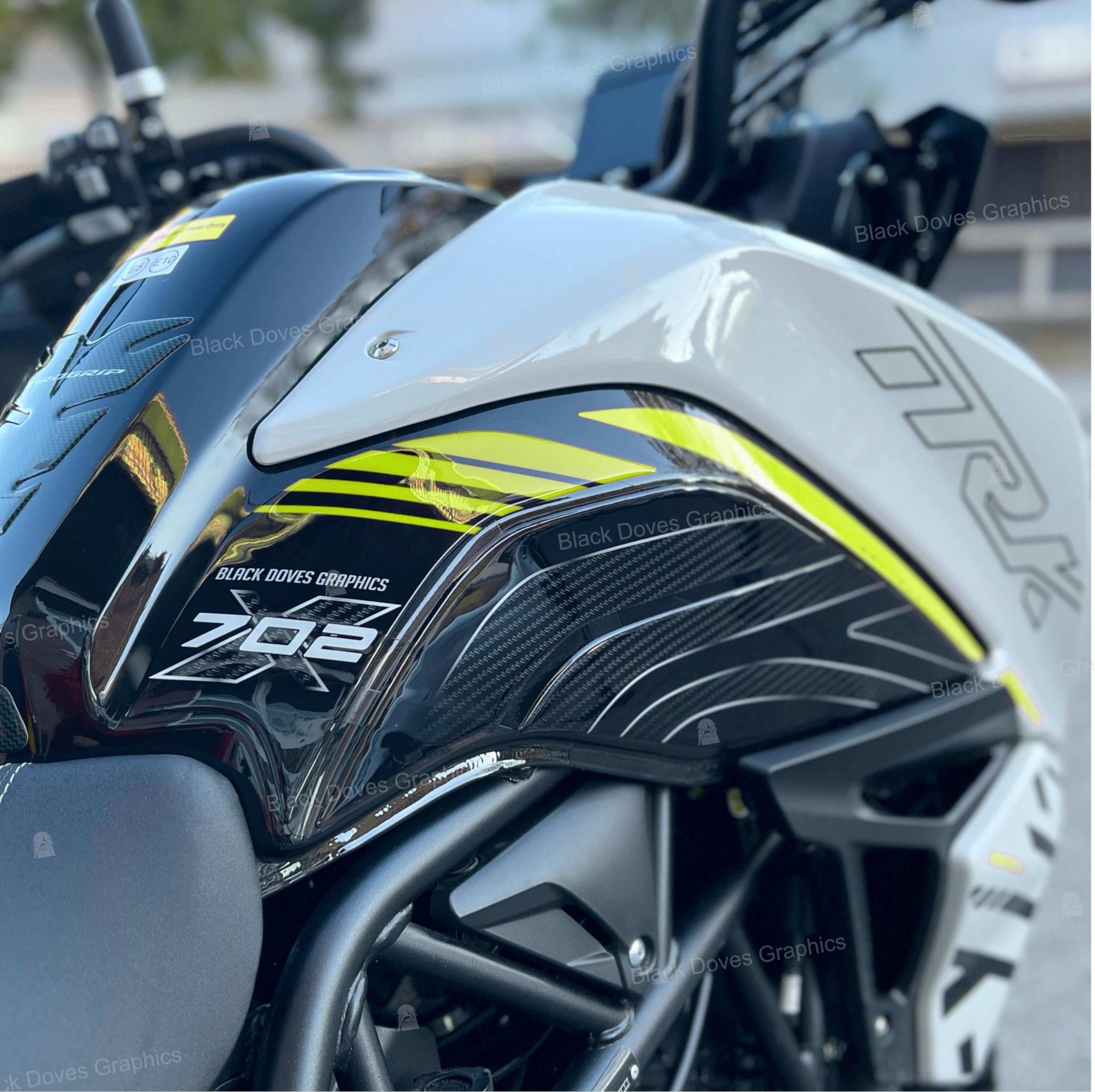 Adesivi 3D Resinati Protezioni compatibili con Benelli TRK 702 X (Fiancate Serbatoio)