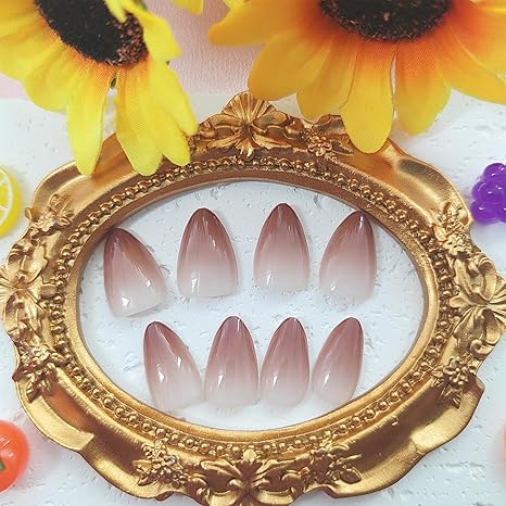 🍂 Fall in Love with These Gorgeous Gradient Nails 🍂