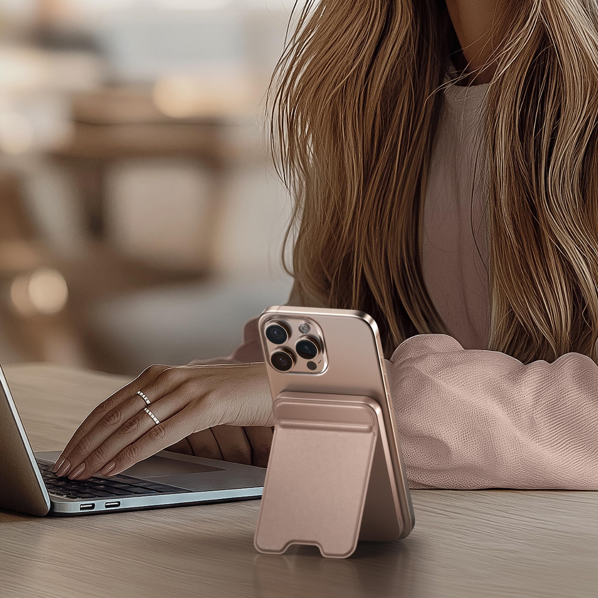 SATECHI OntheGo Power Bank MagSafe 5000mAh, Qi2, Supporto Integrato, Rosa | Ricarica wireless rapida 15W per iPhone e Android, compatibile con iPhone 17-12 e altro