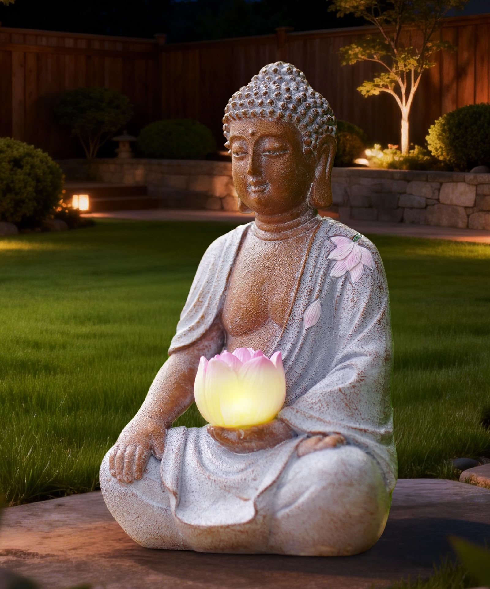 Goodeco Statua solare di Buddha con luci di loto Phink – 21 cm | Ornamenti zen seduti per patio, cortile, balcone, giardino, decorazione, regalo per donne, uomini, meditazione, bianco