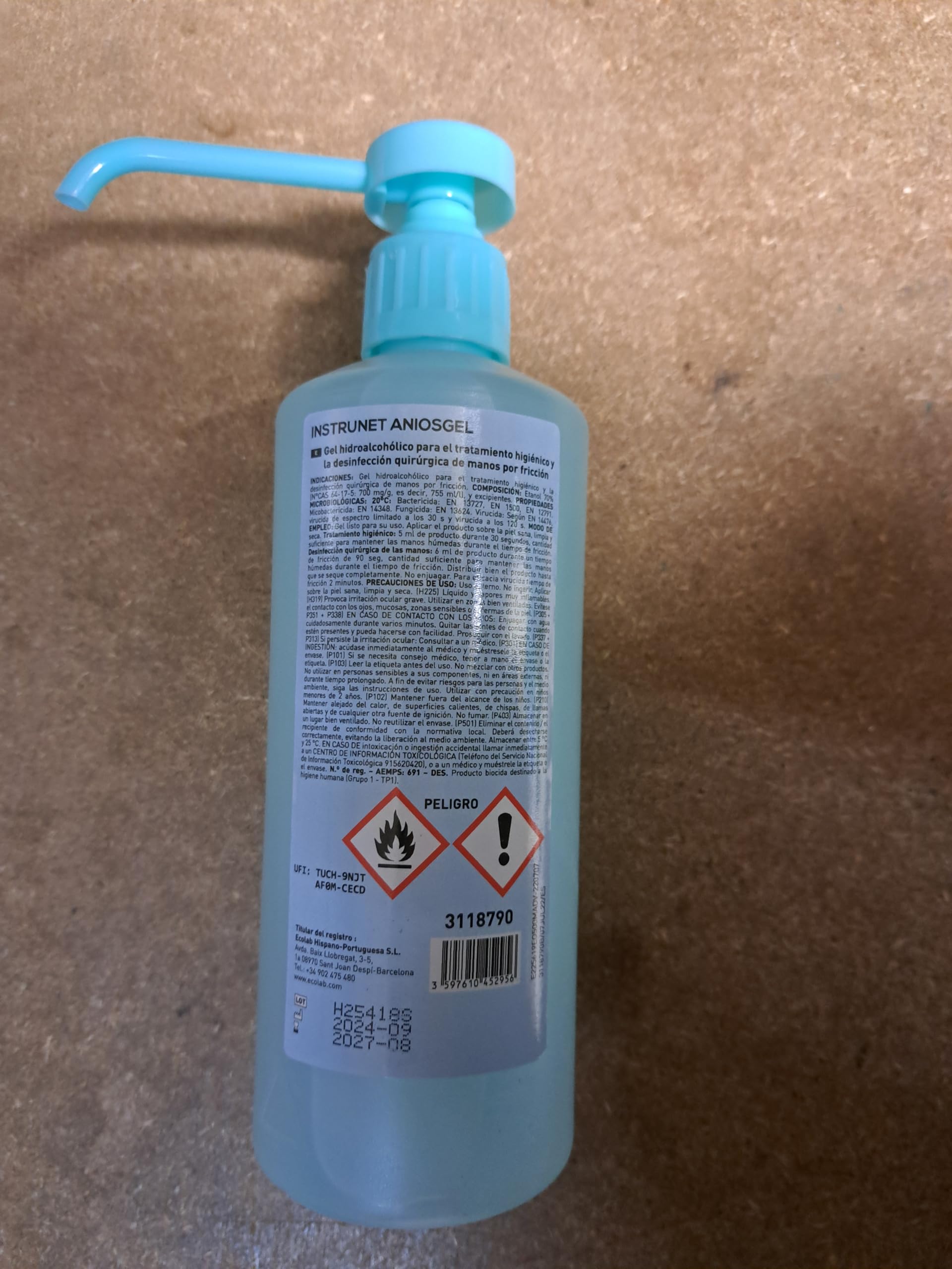 Desinfectante de manos Hidroalcohólico en Gel Aniosgel 500ml, Pack 4 unidades. Para el tratamiento higiénico y la desinfección de manos por fricción sin necesidad de agua.